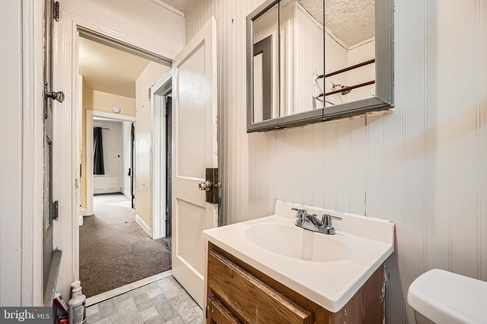 DUNDALK MANOR - Residential