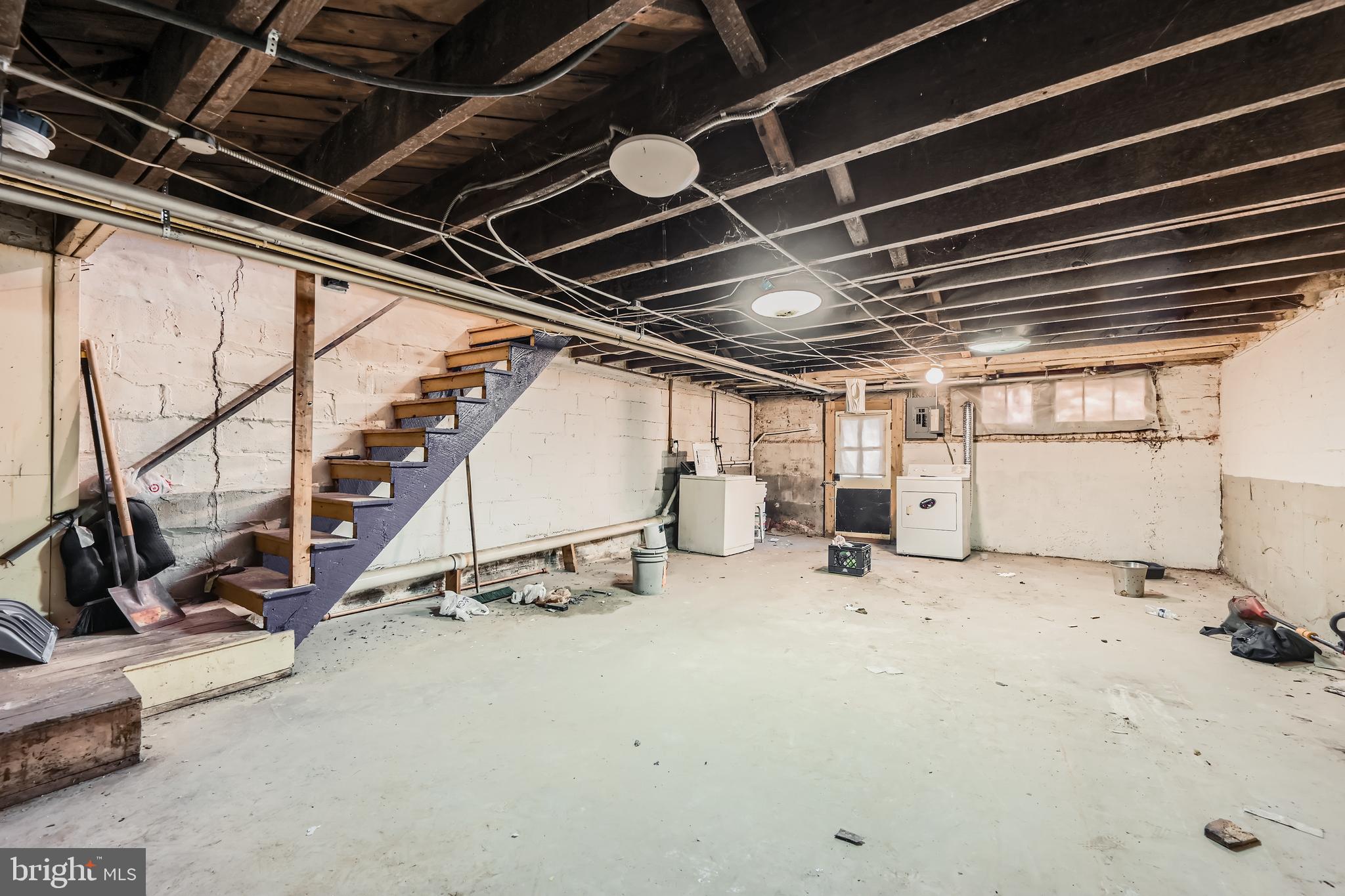 DUNDALK MANOR - Residential