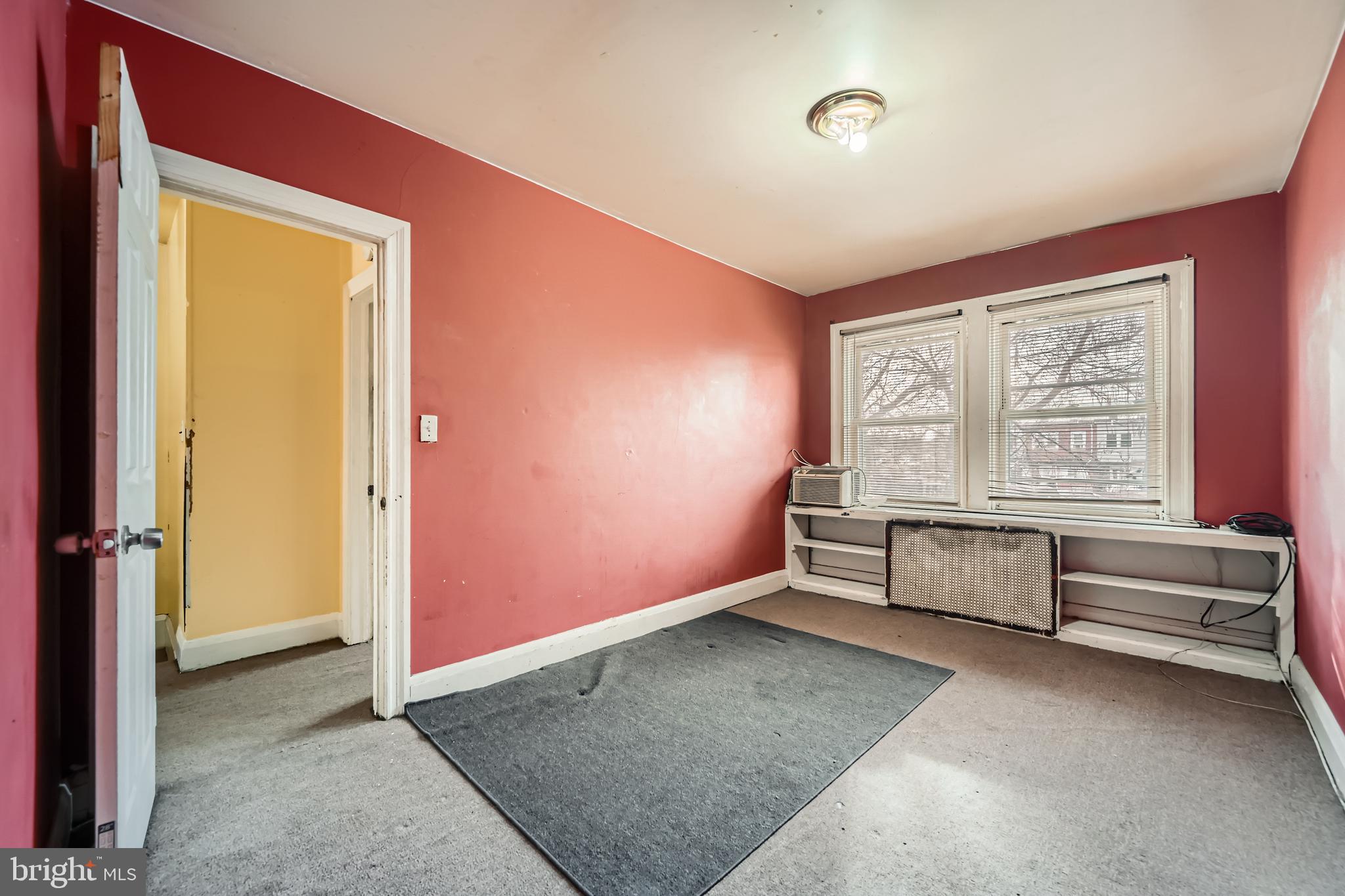 DUNDALK MANOR - Residential