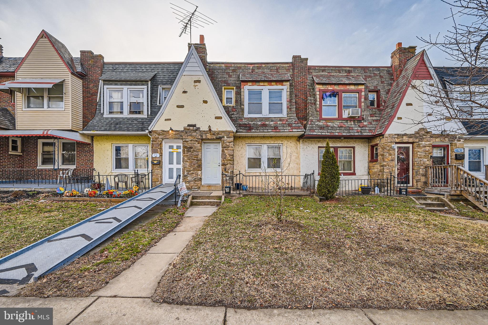 DUNDALK MANOR - Residential