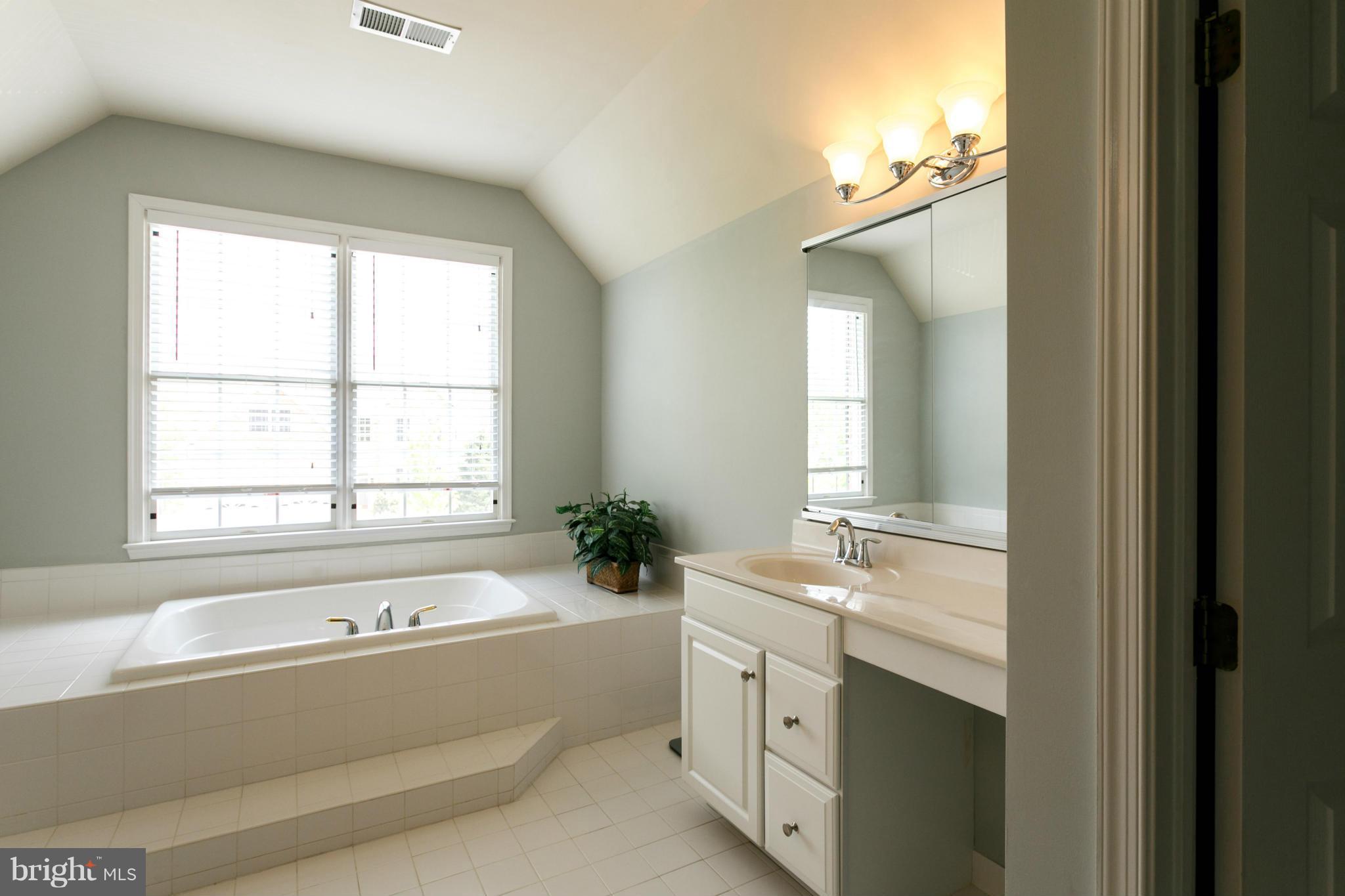 BELMONT COUNTRY CLUB - Residential