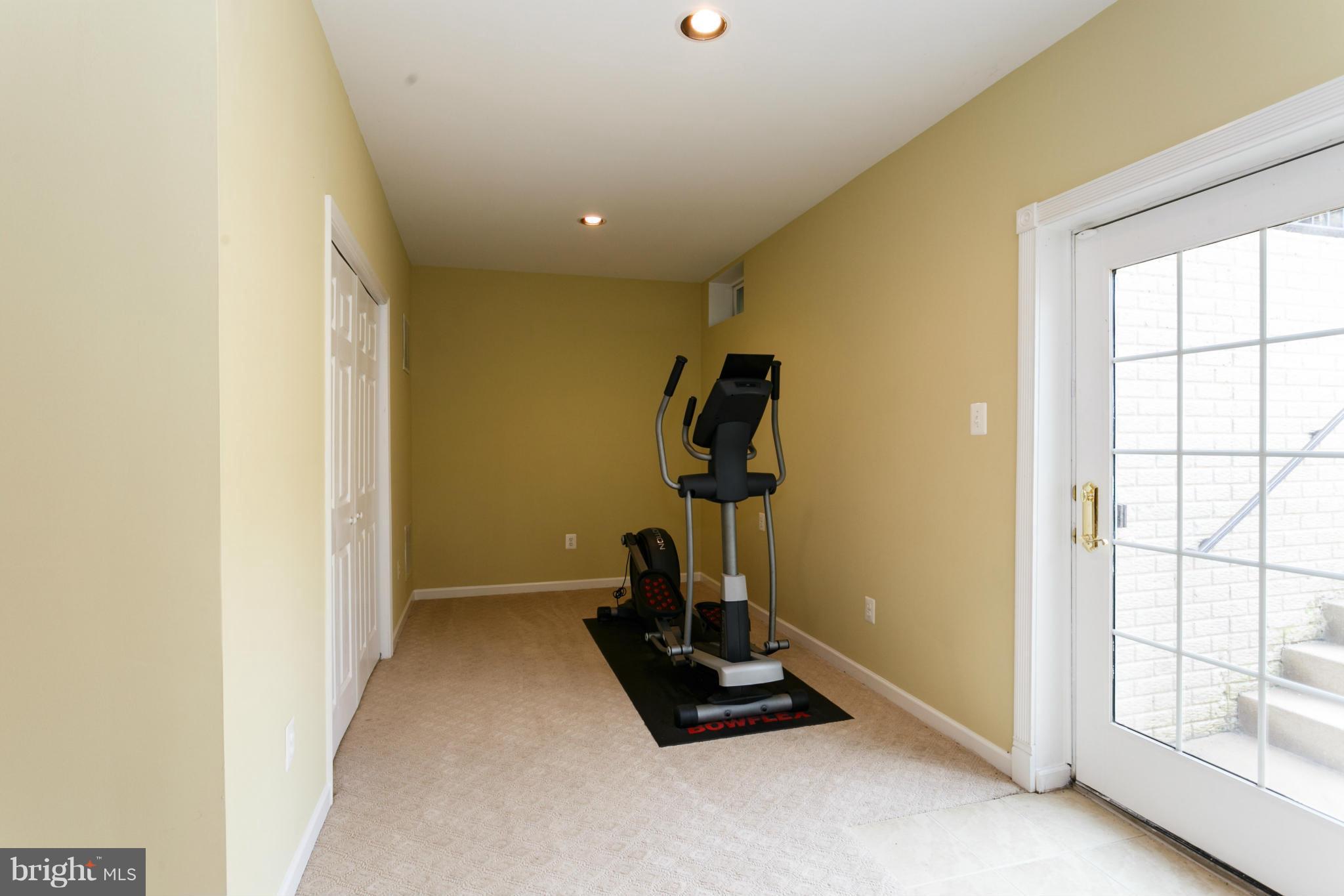 BELMONT COUNTRY CLUB - Residential