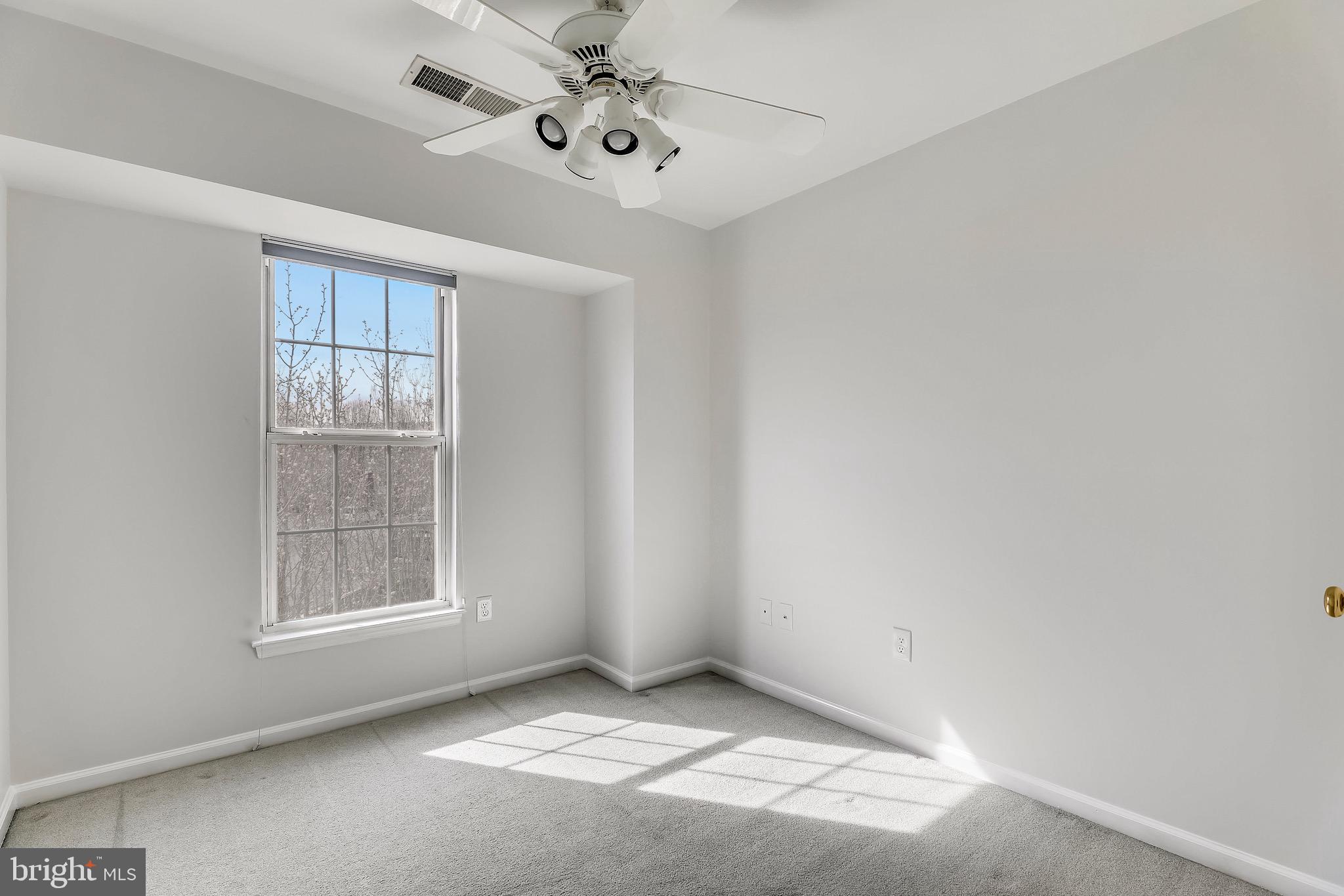 THE KNOLLS/CROFTON VILLAGE - Residential