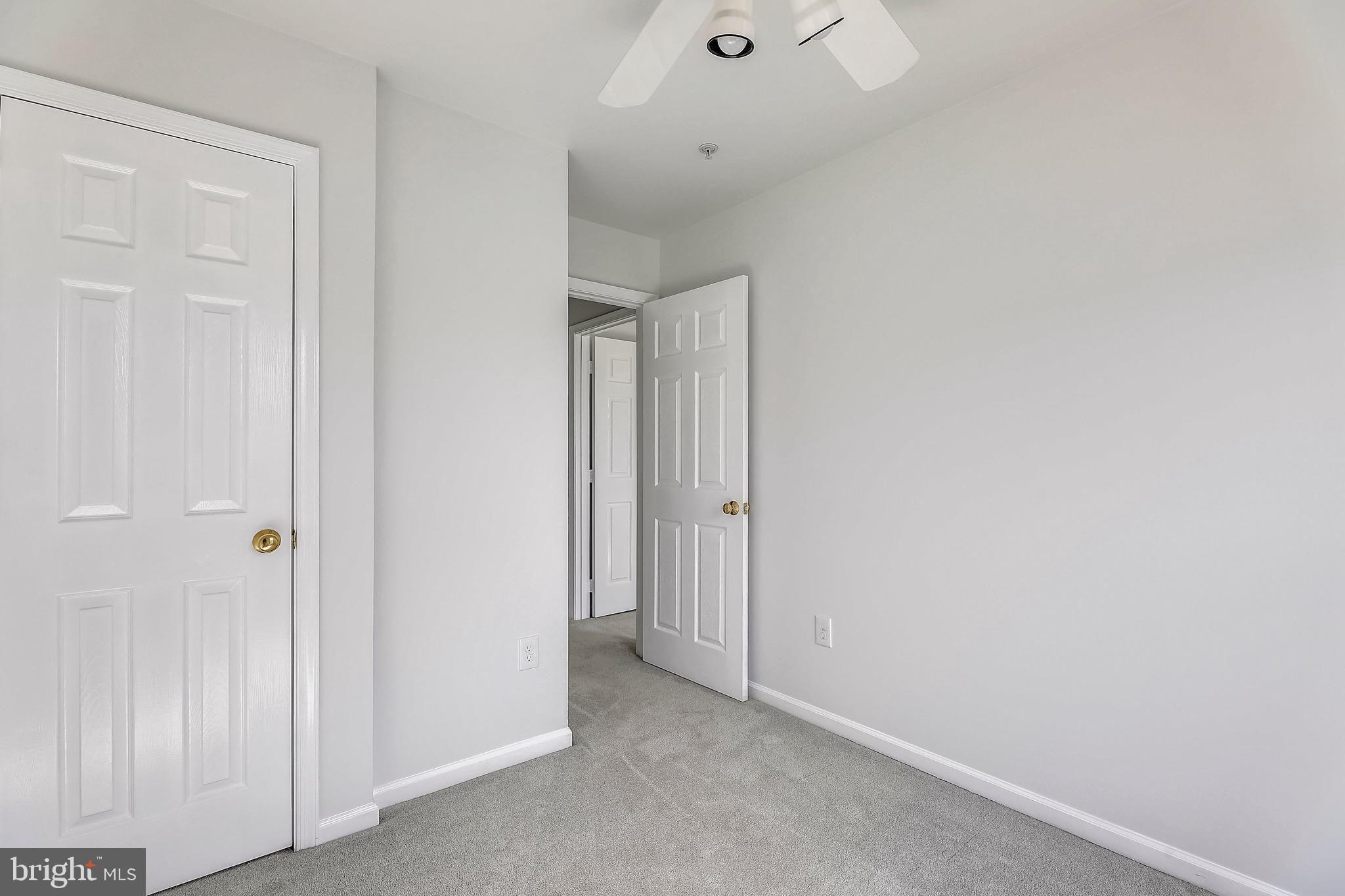 THE KNOLLS/CROFTON VILLAGE - Residential