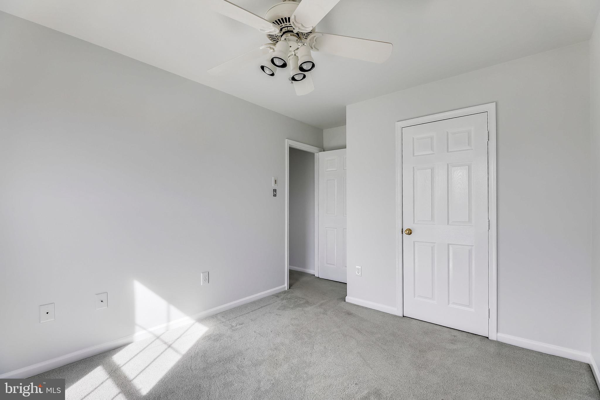 THE KNOLLS/CROFTON VILLAGE - Residential