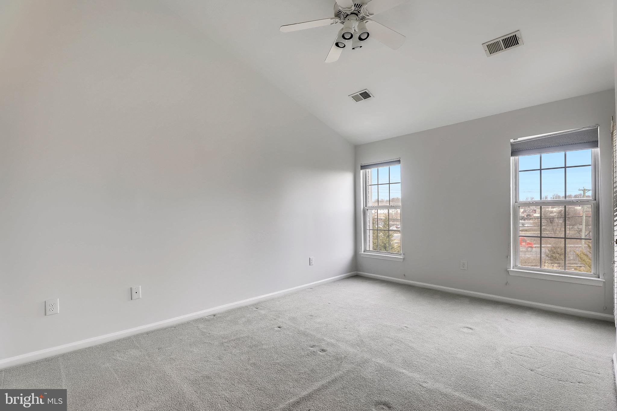 THE KNOLLS/CROFTON VILLAGE - Residential