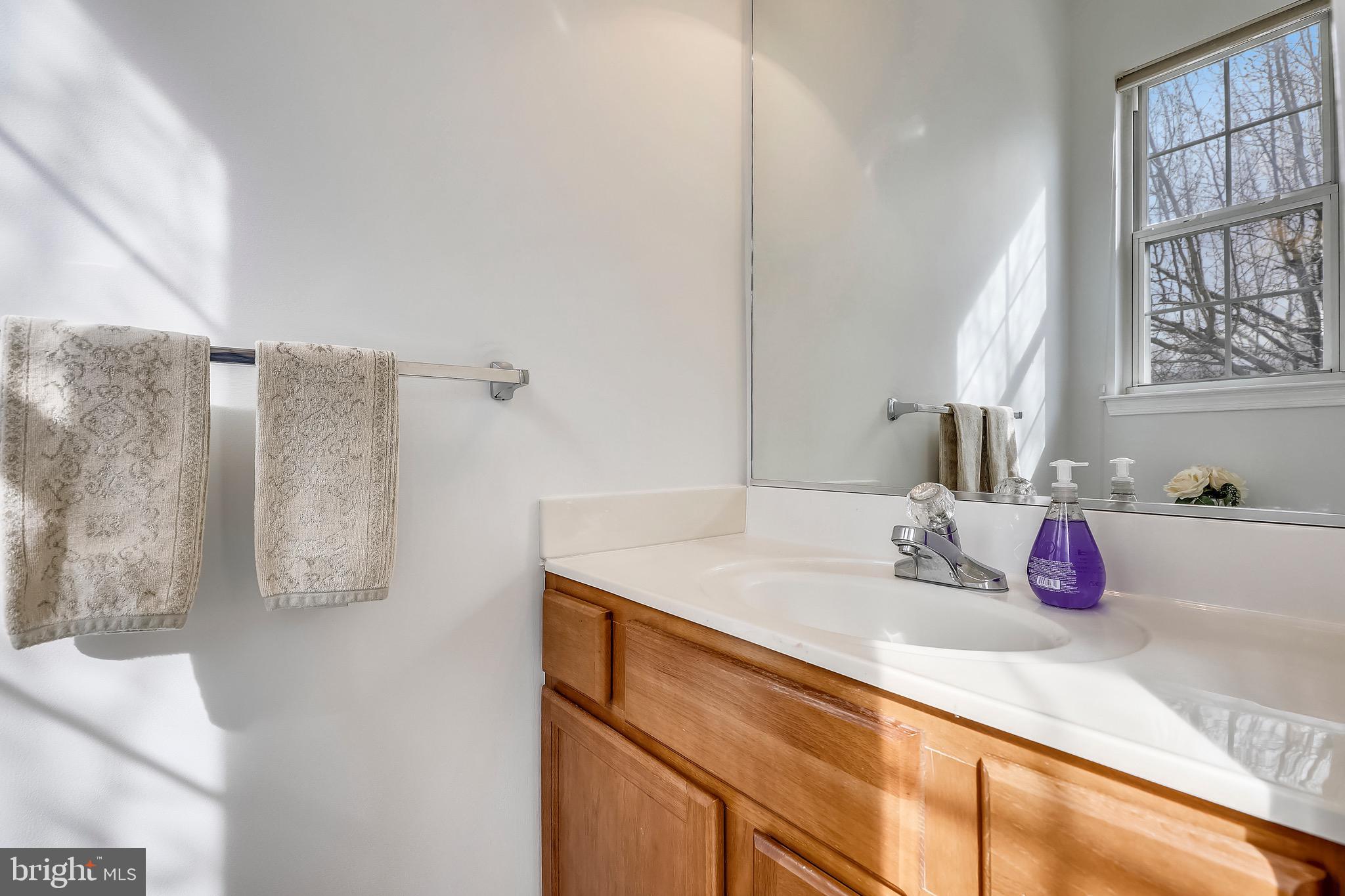 THE KNOLLS/CROFTON VILLAGE - Residential