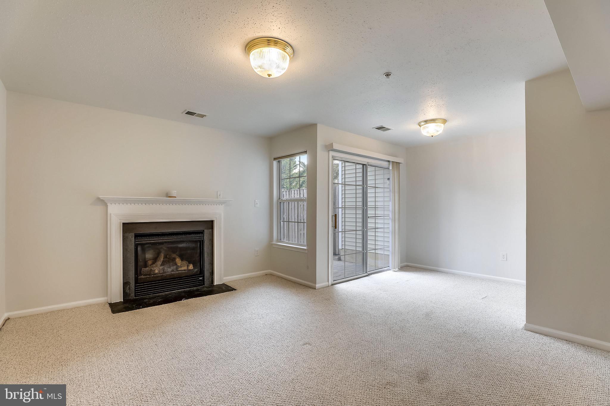 THE KNOLLS/CROFTON VILLAGE - Residential