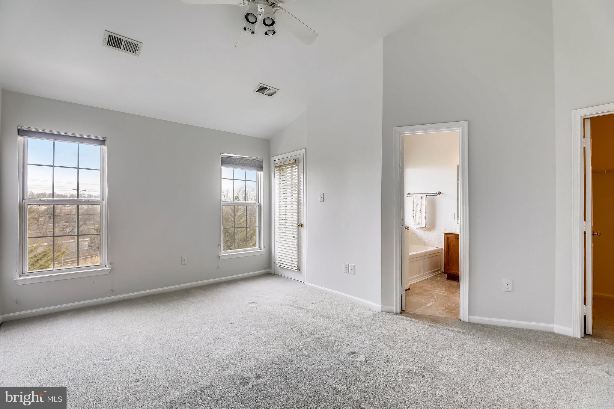 THE KNOLLS/CROFTON VILLAGE - Residential