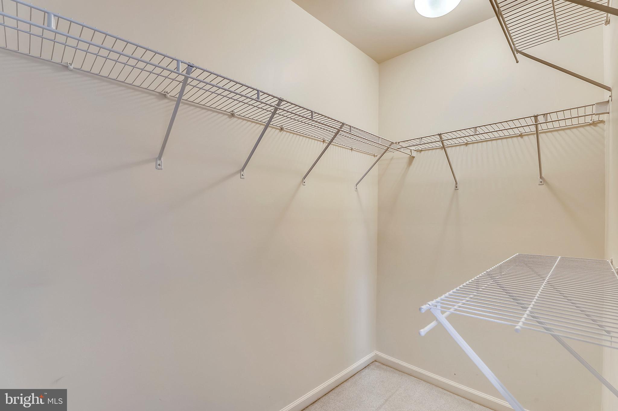 THE KNOLLS/CROFTON VILLAGE - Residential