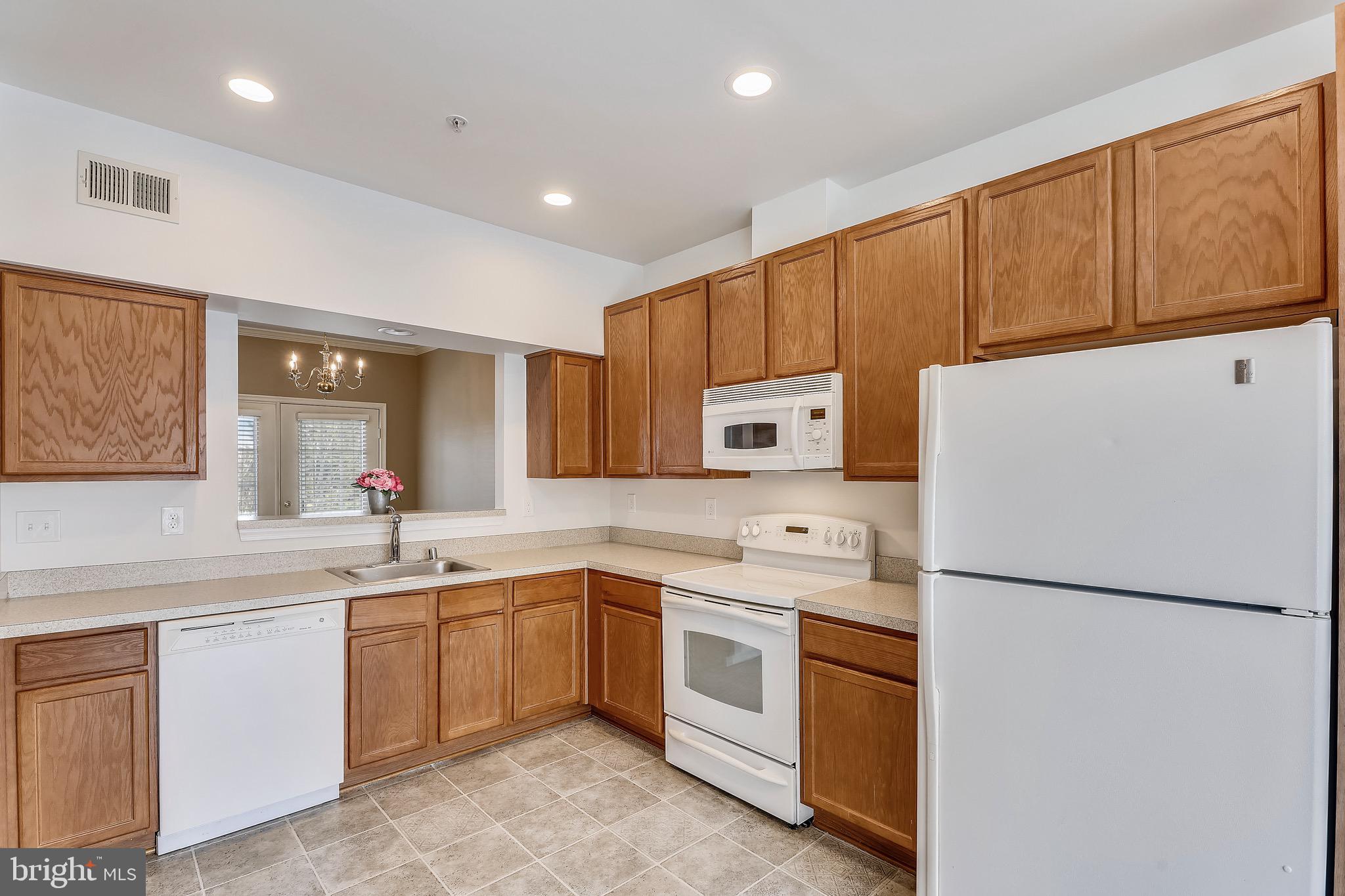 THE KNOLLS/CROFTON VILLAGE - Residential