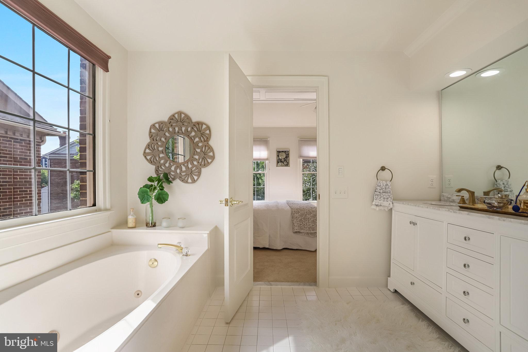 STONEGATE - Residential