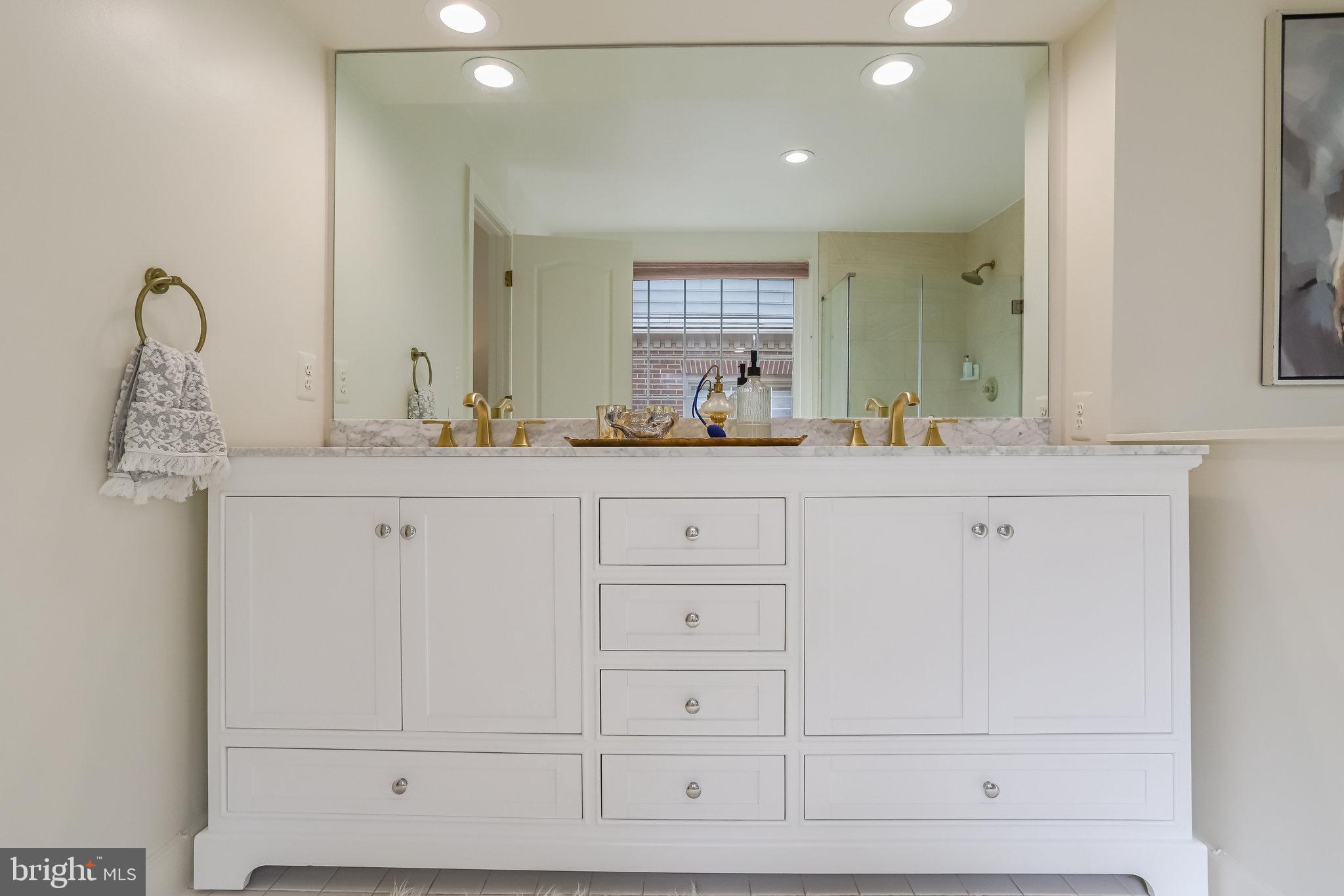 STONEGATE - Residential