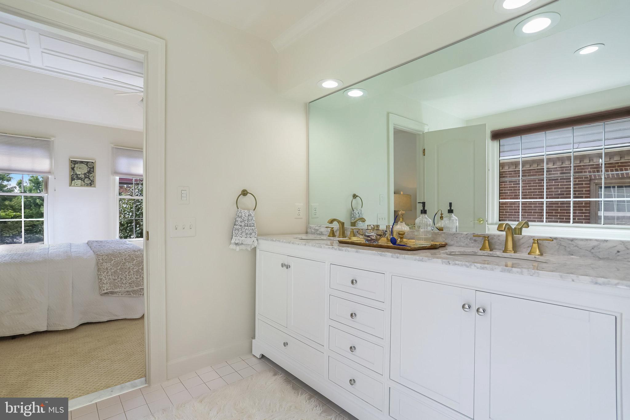 STONEGATE - Residential