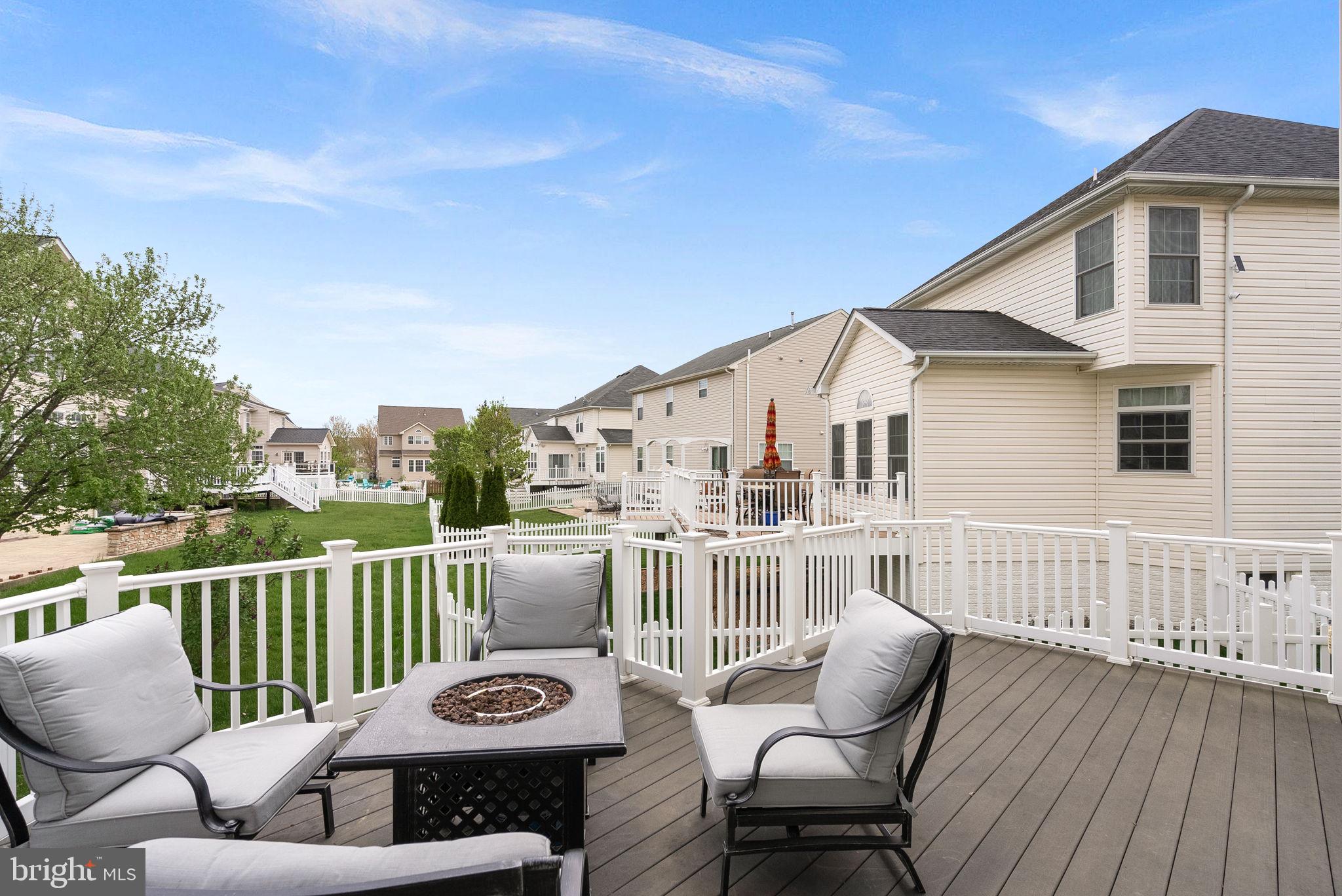 LITTLE RIVER COMMONS - Residential