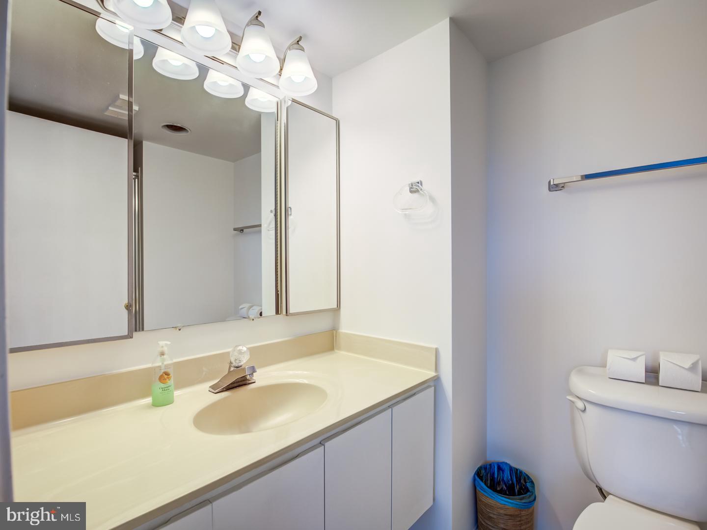 LEISURE WORLD - Residential