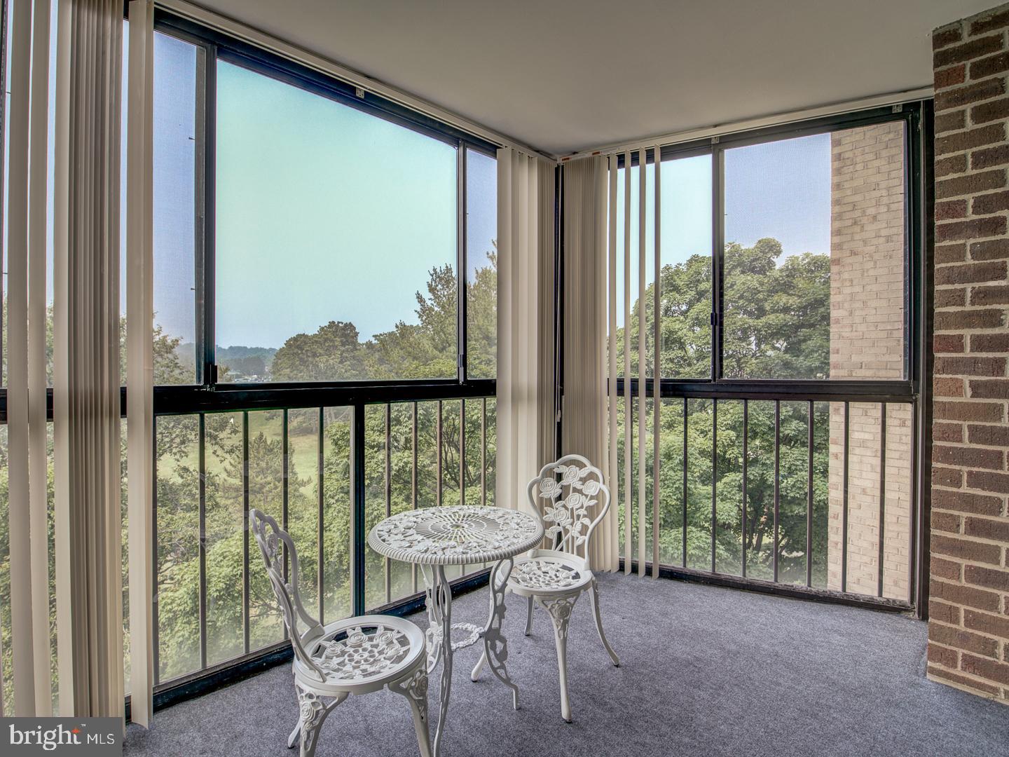 LEISURE WORLD - Residential