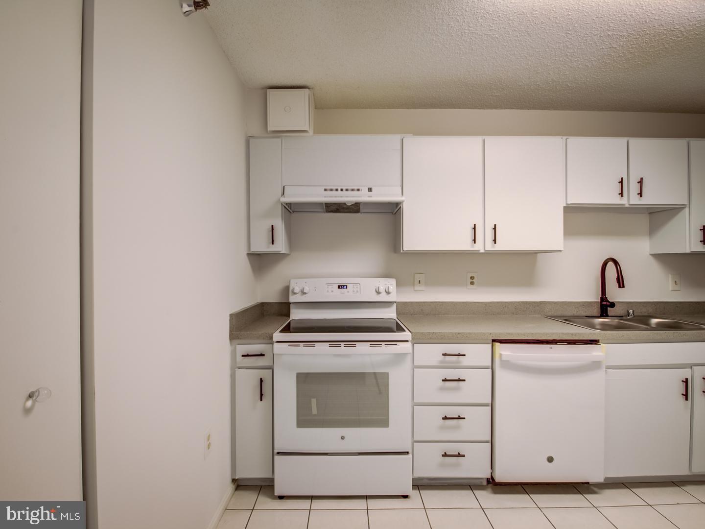 LEISURE WORLD - Residential