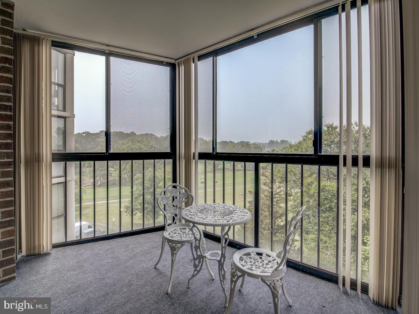 LEISURE WORLD - Residential