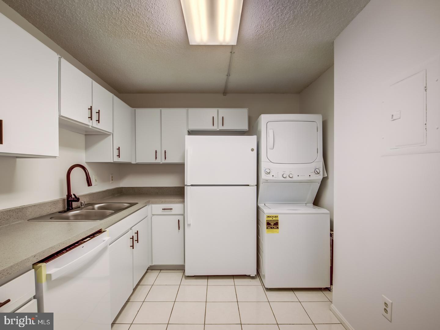 LEISURE WORLD - Residential