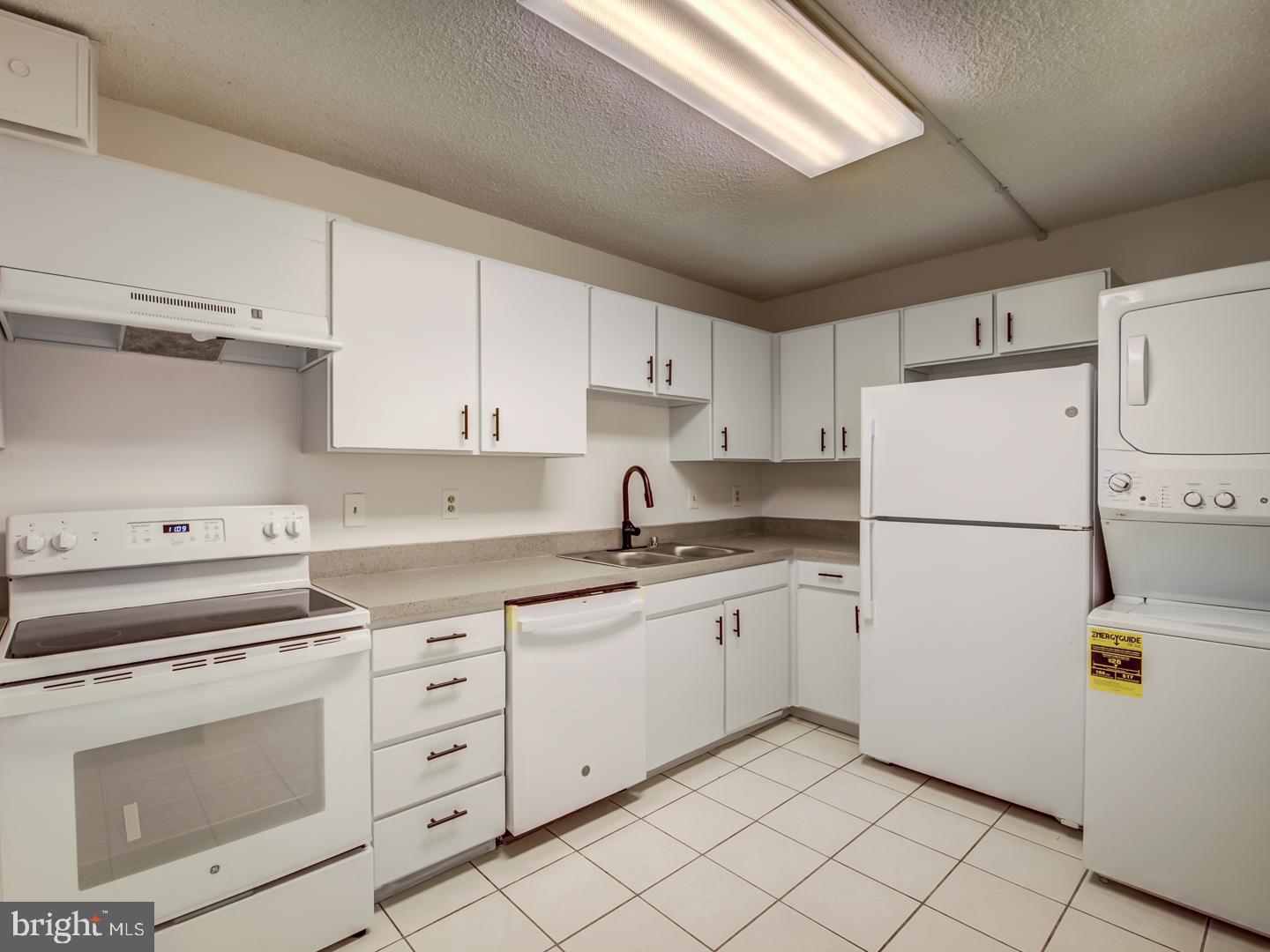 LEISURE WORLD - Residential