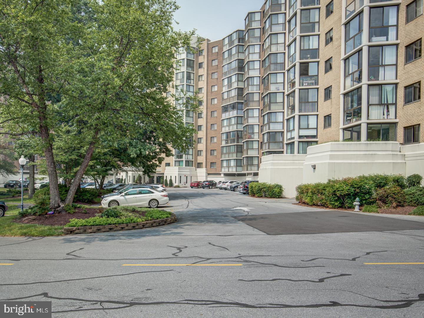 LEISURE WORLD - Residential