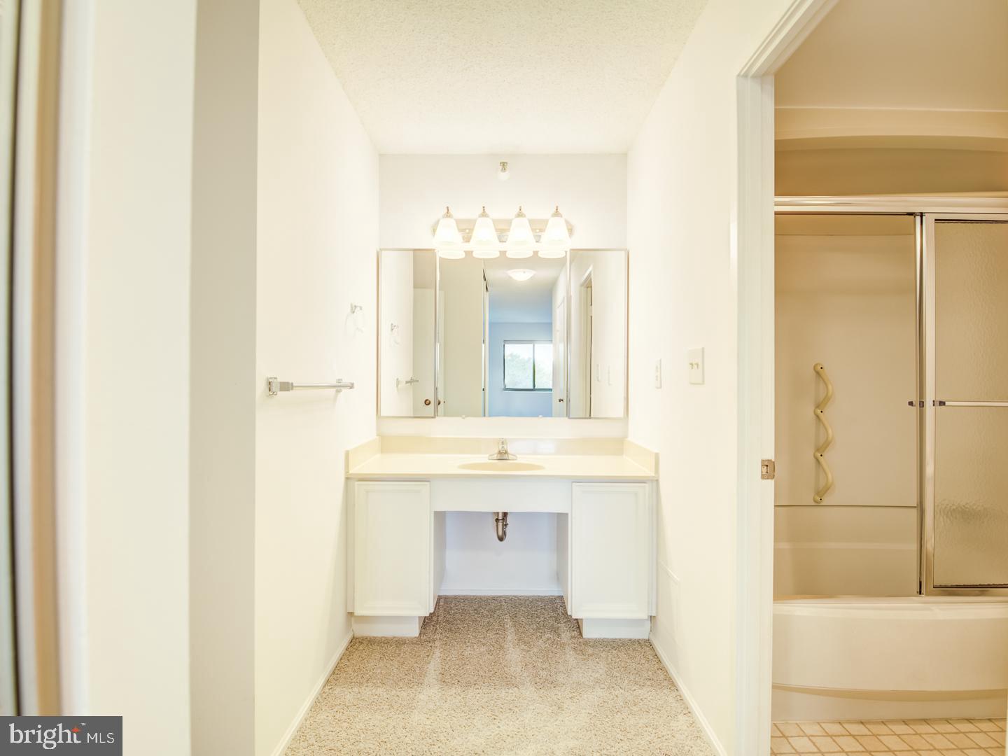 LEISURE WORLD - Residential