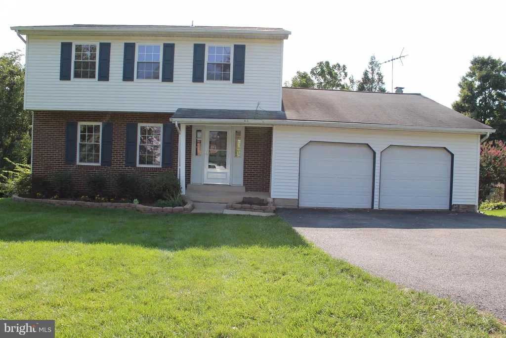 8762 Country Lane, Manassas, VA 20110