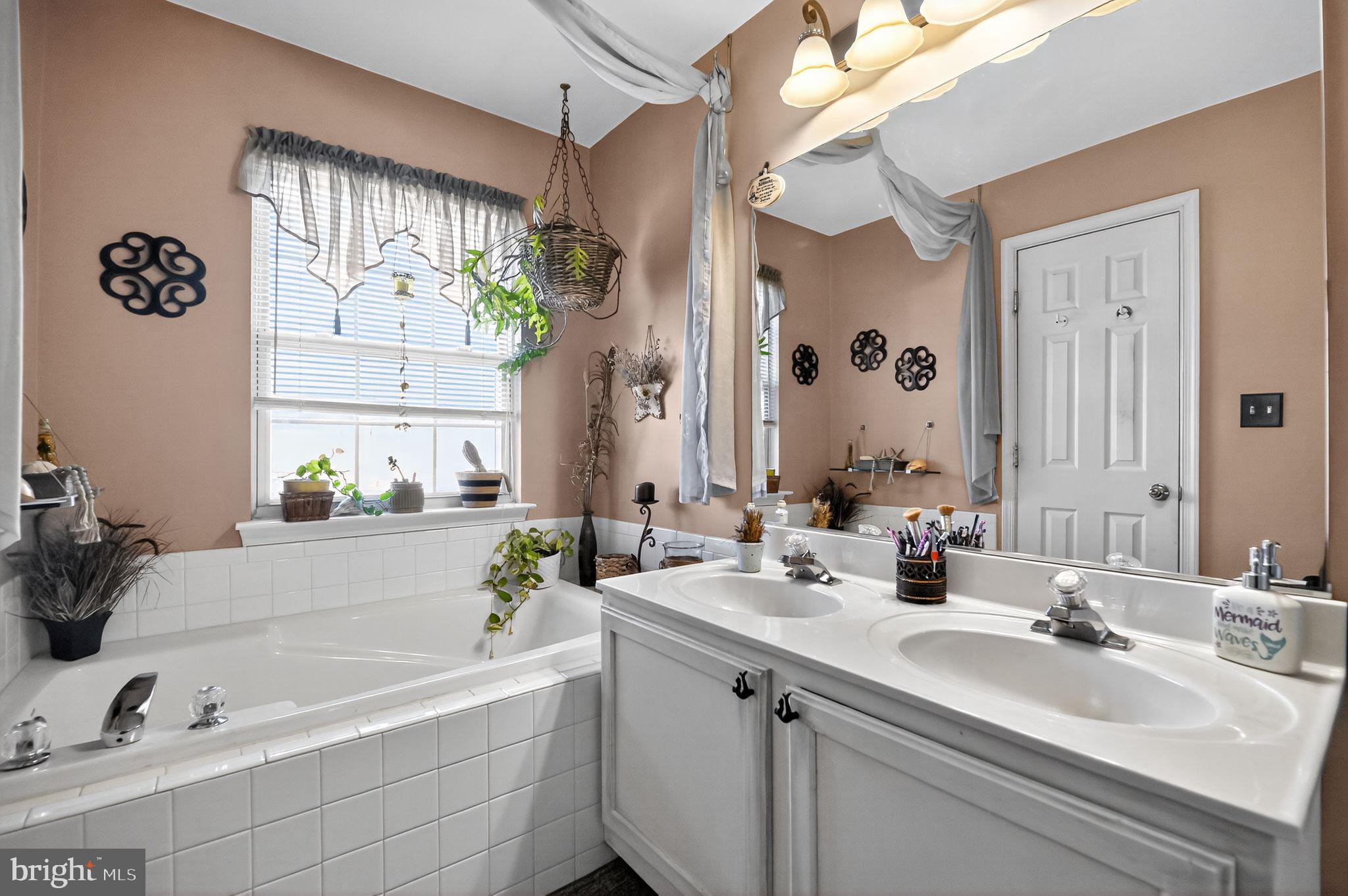 LAKECREST - Residential