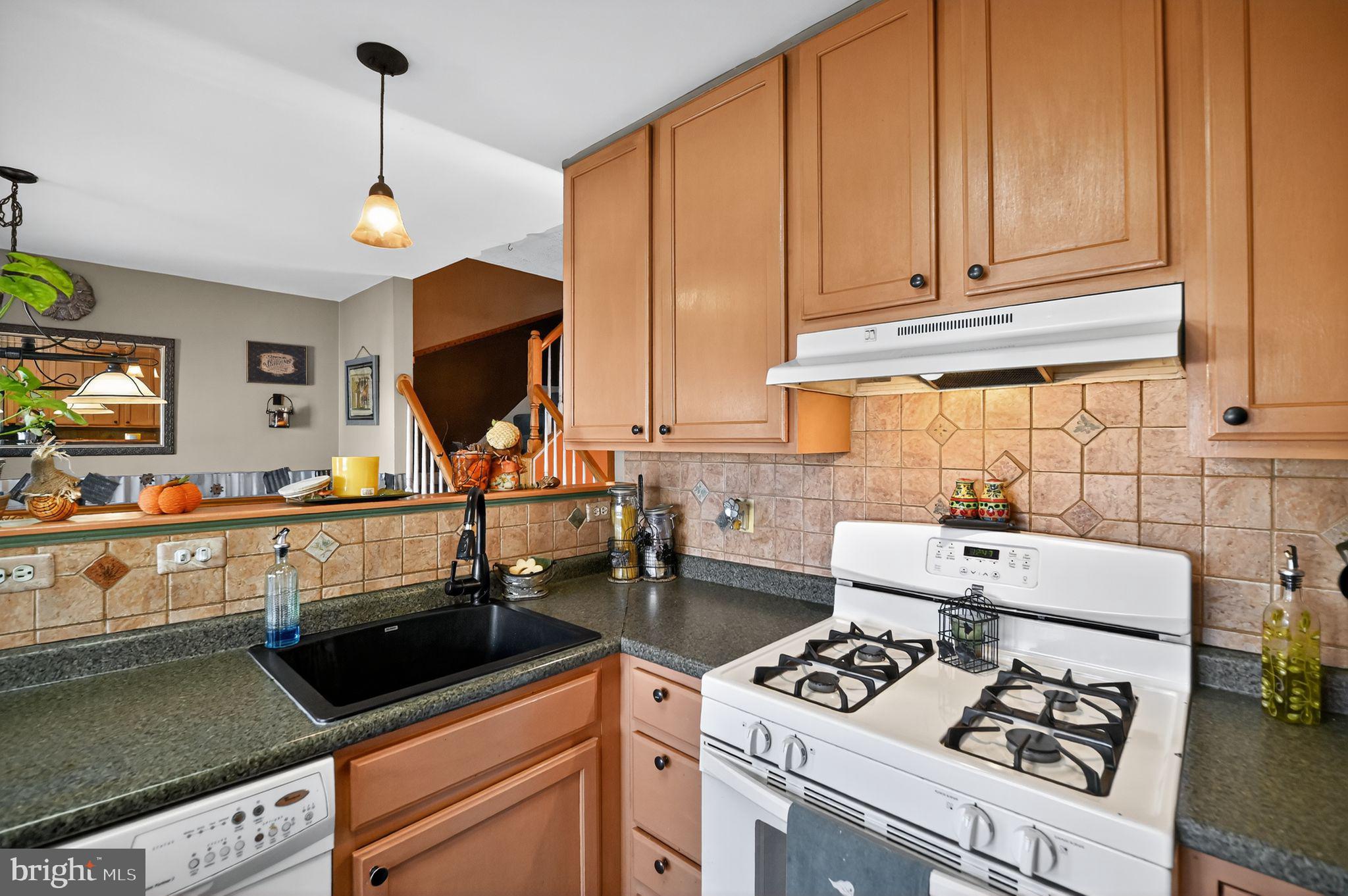 LAKECREST - Residential