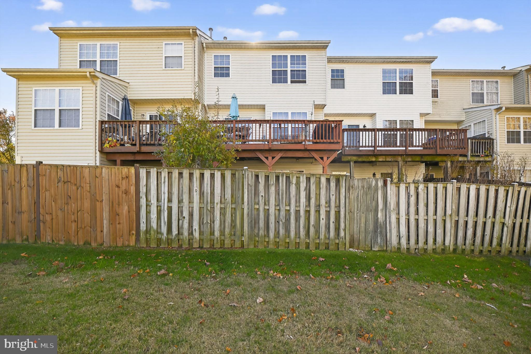 LAKECREST - Residential