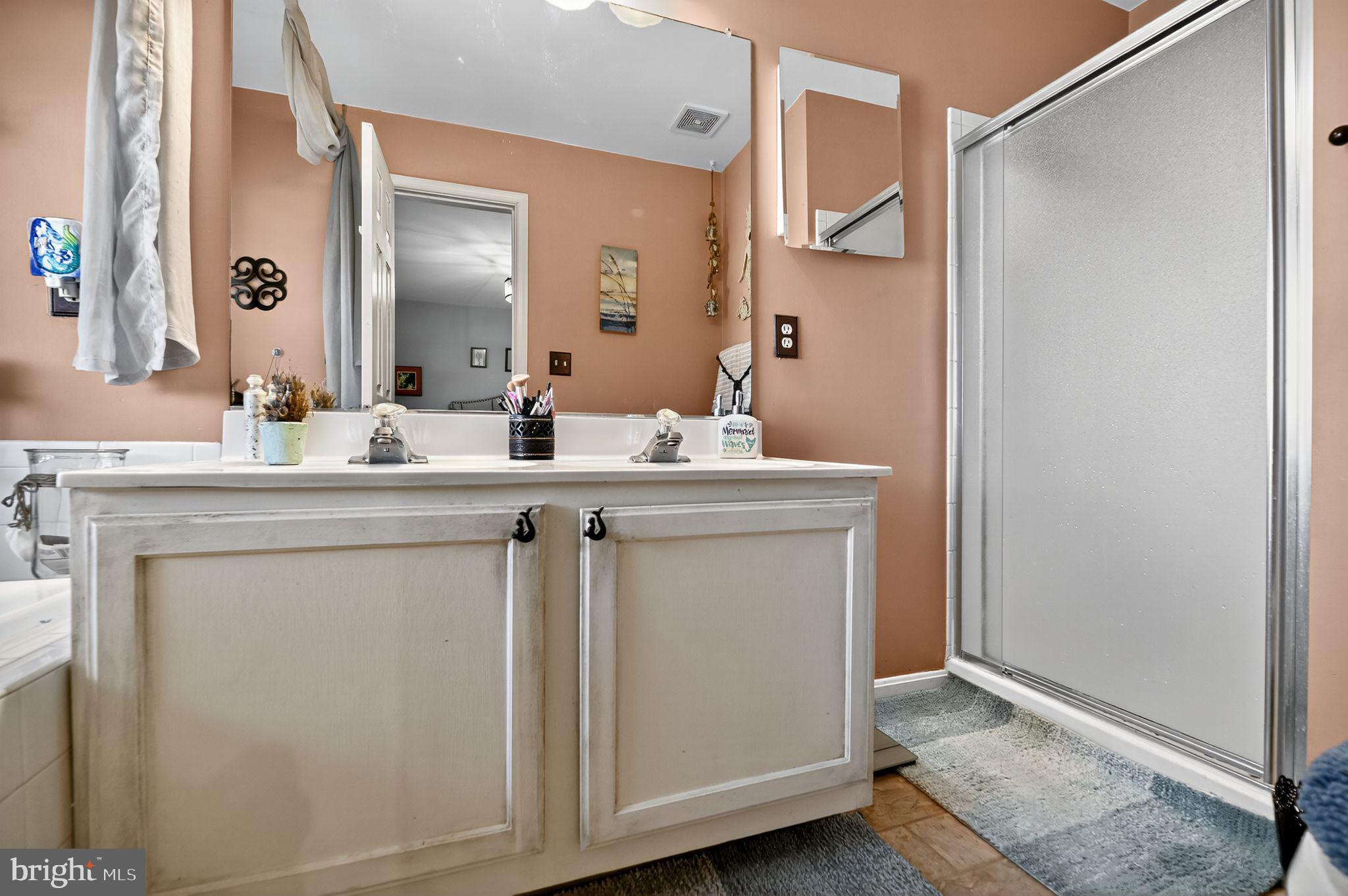 LAKECREST - Residential