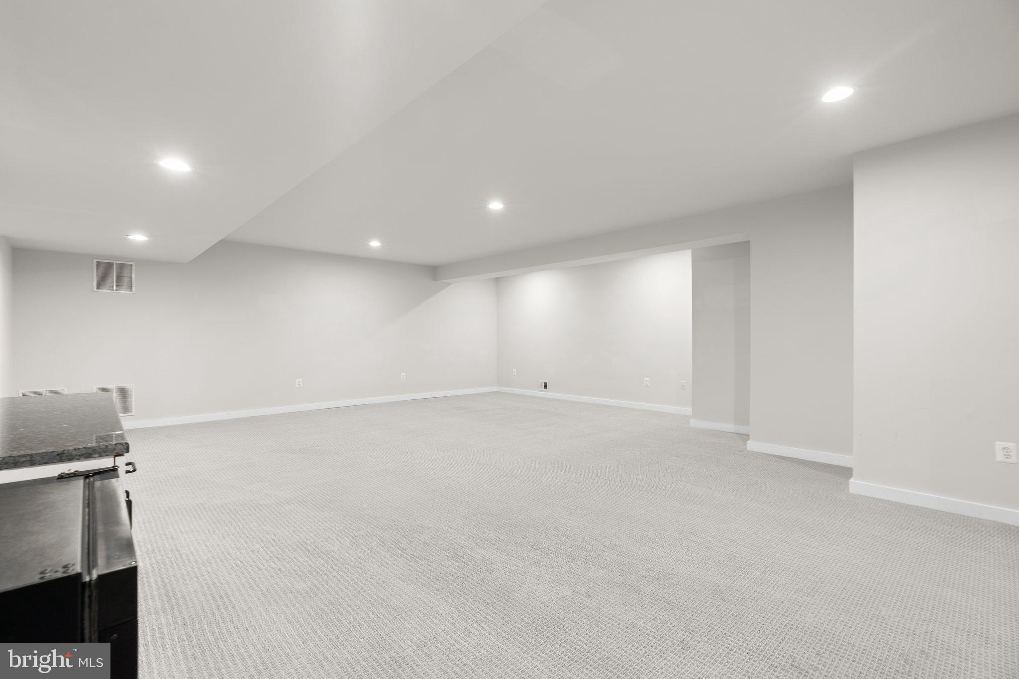 LAKEWOOD ESTATES - Residential