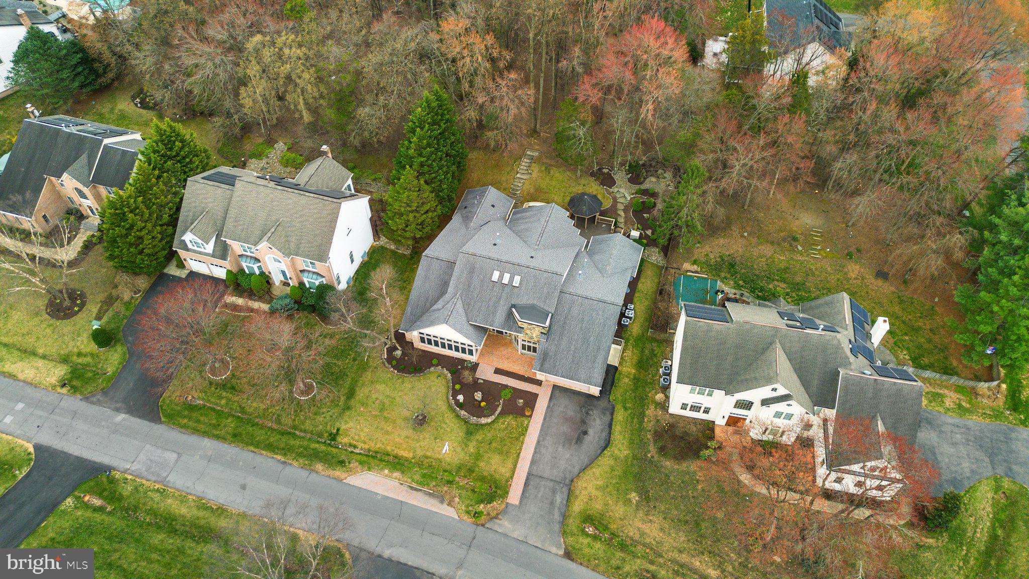 LAKEWOOD ESTATES - Residential