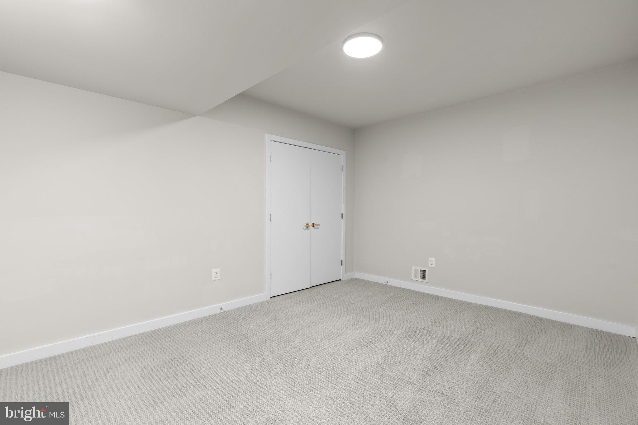 LAKEWOOD ESTATES - Residential