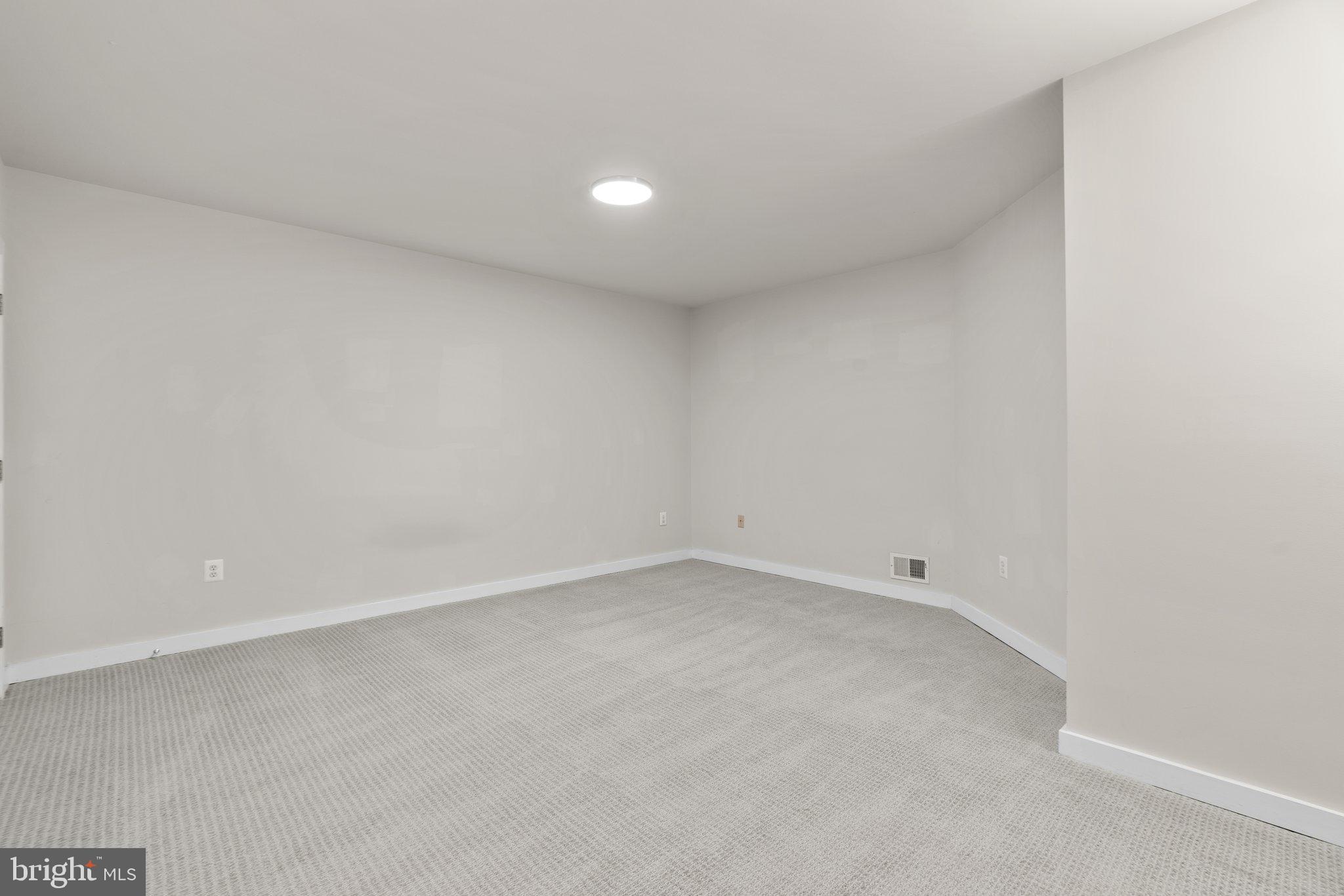 LAKEWOOD ESTATES - Residential