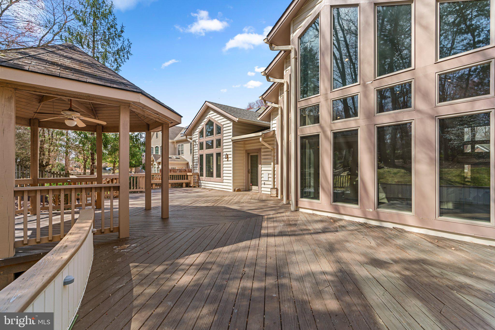 LAKEWOOD ESTATES - Residential