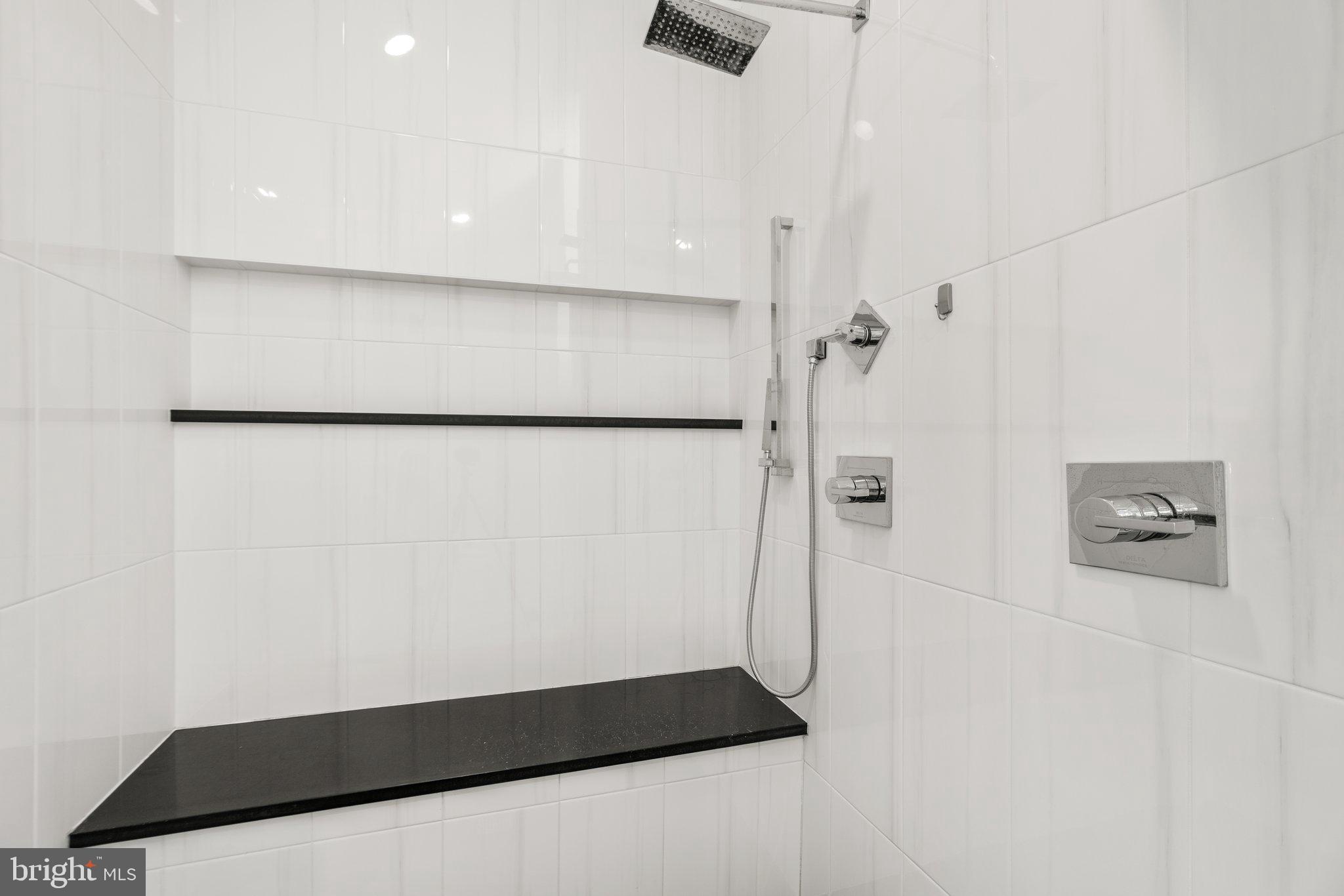 LAKEWOOD ESTATES - Residential