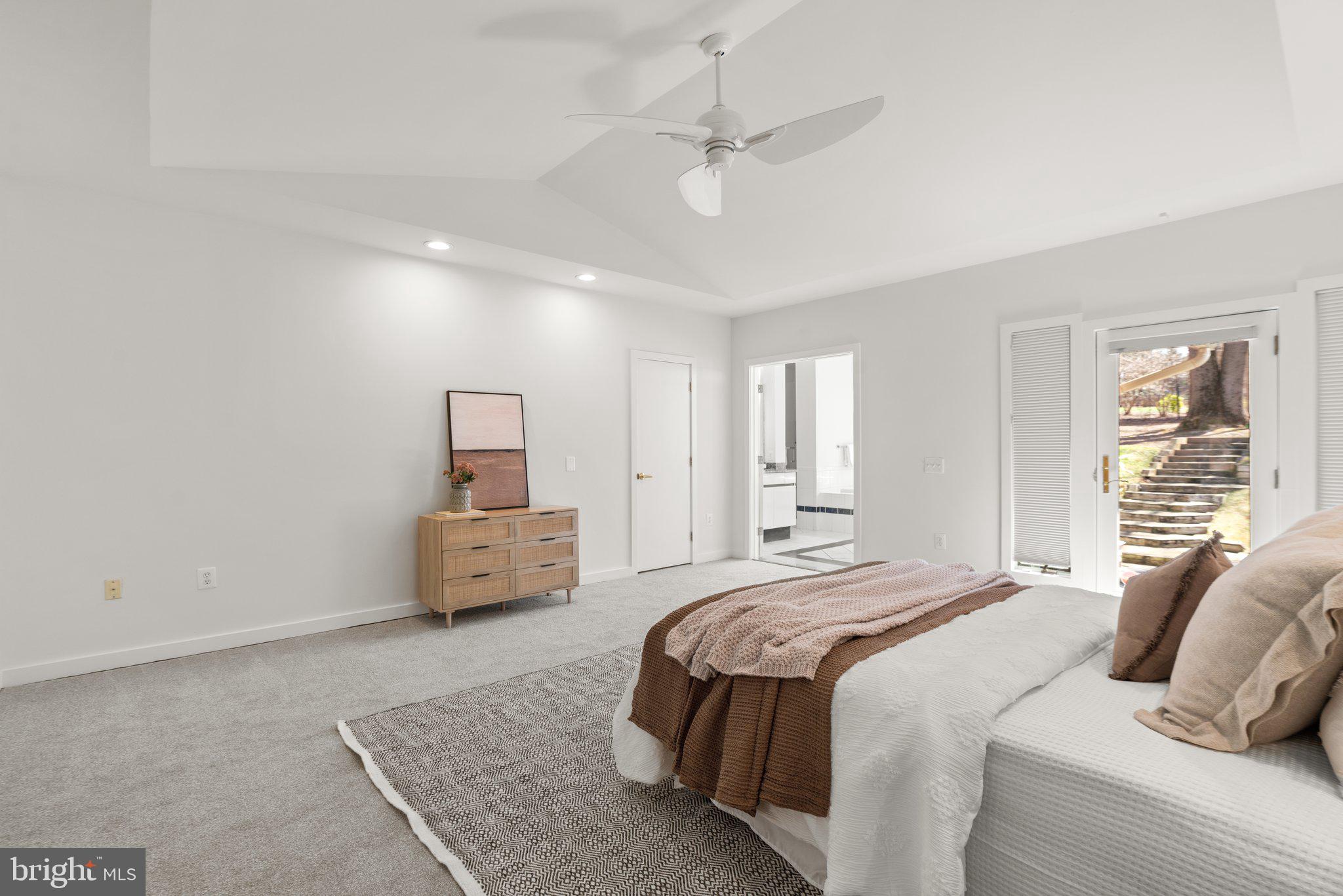 LAKEWOOD ESTATES - Residential