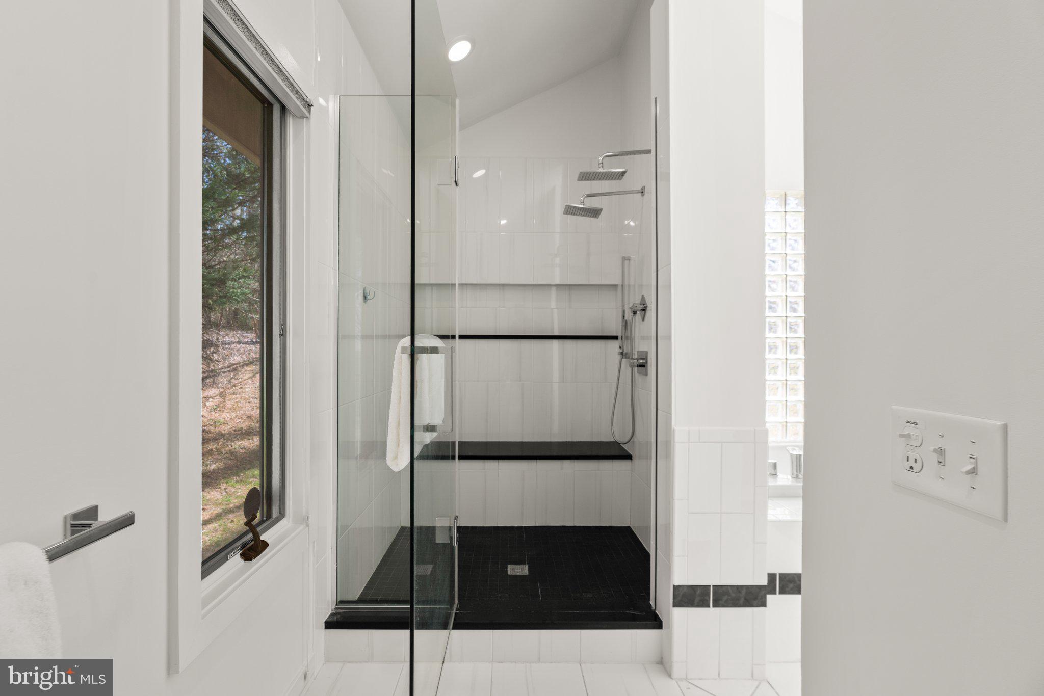 LAKEWOOD ESTATES - Residential