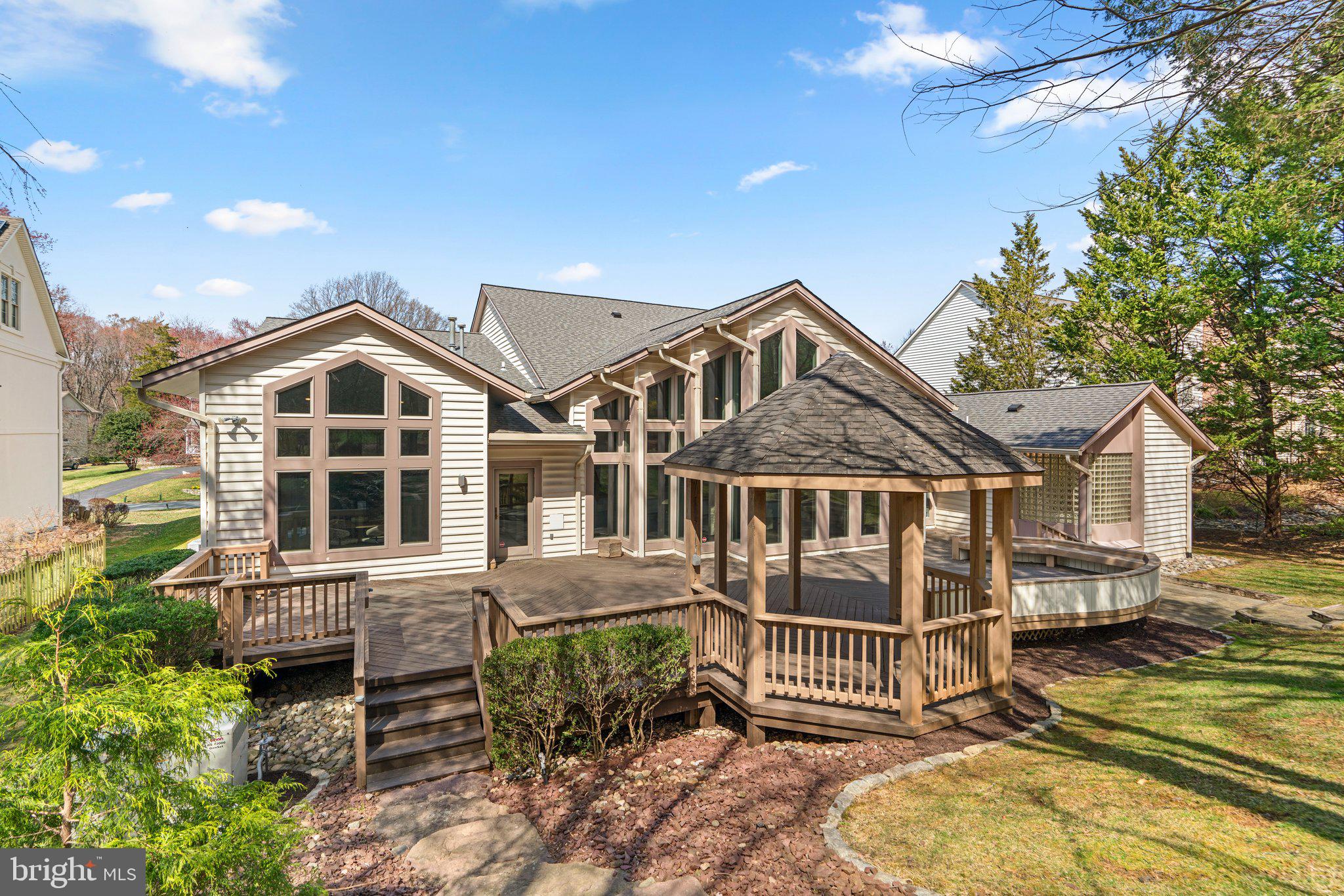 LAKEWOOD ESTATES - Residential