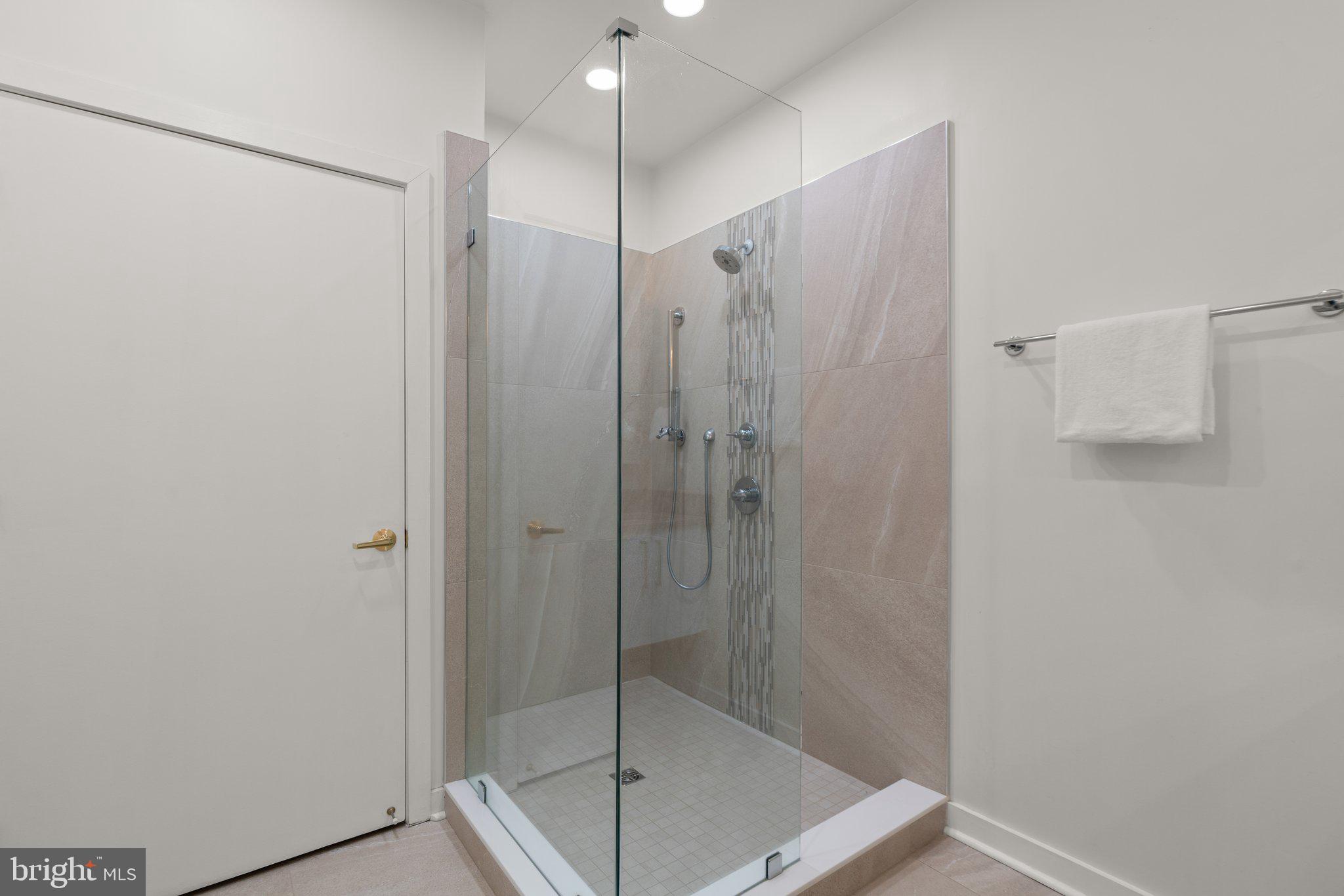 LAKEWOOD ESTATES - Residential