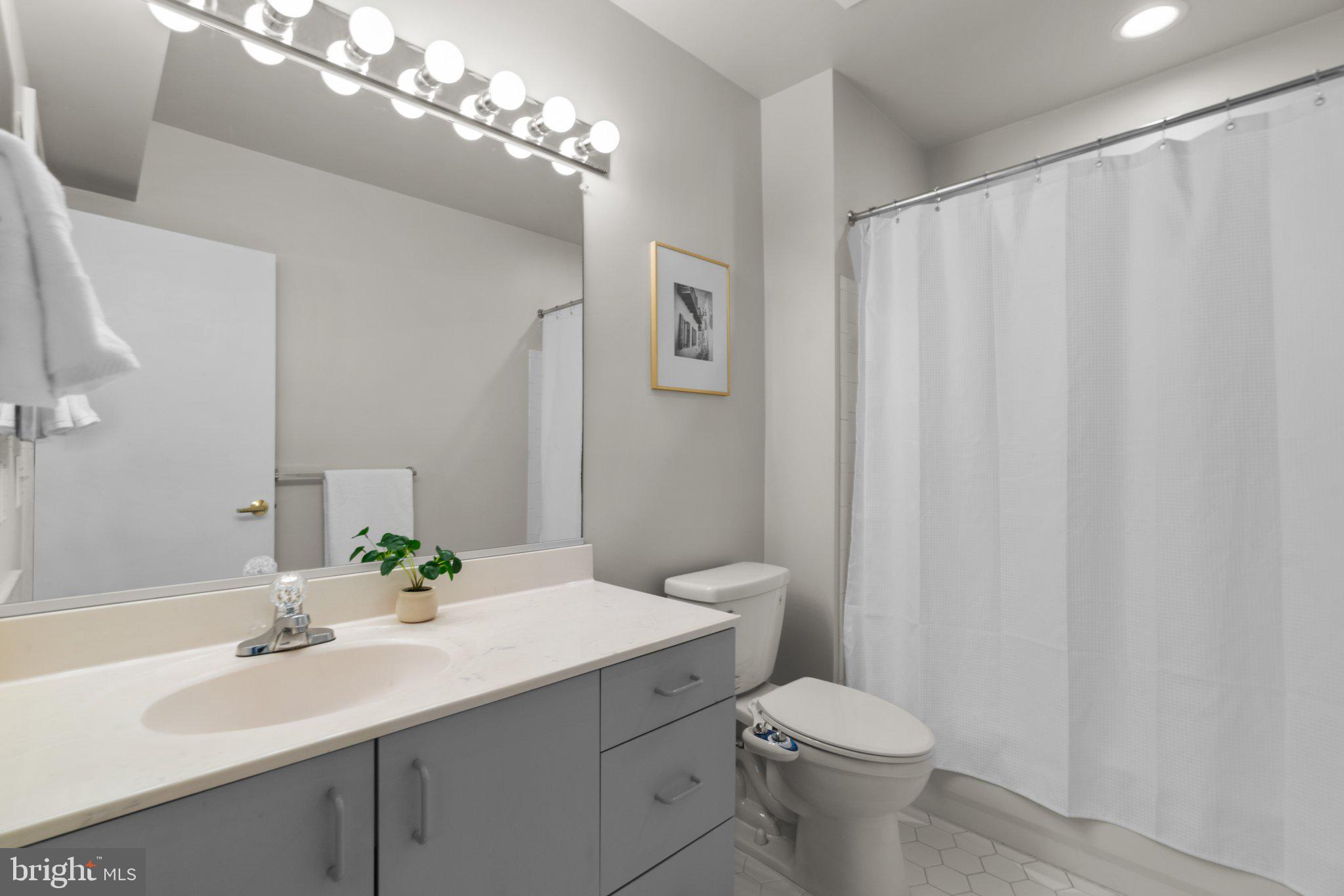 LAKEWOOD ESTATES - Residential