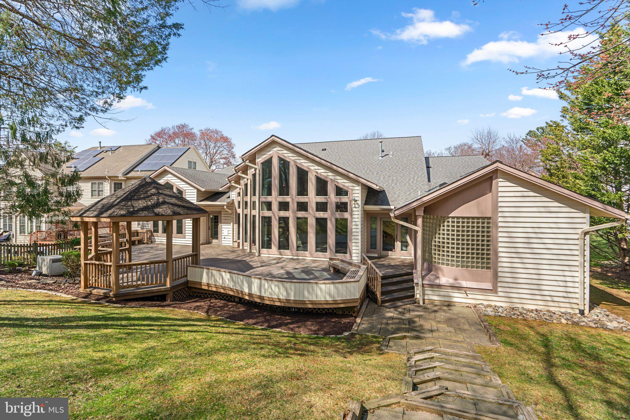 LAKEWOOD ESTATES - Residential