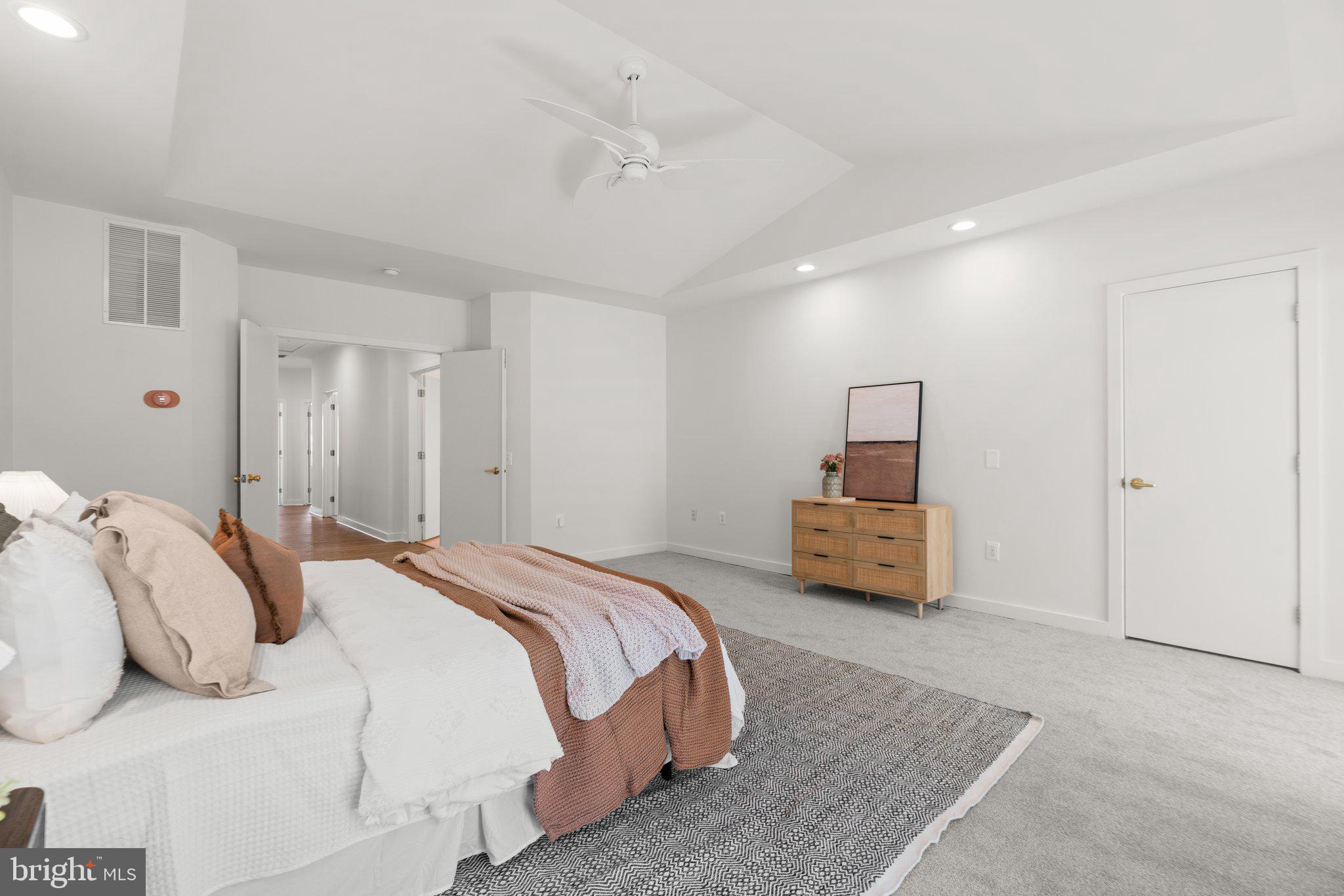 LAKEWOOD ESTATES - Residential