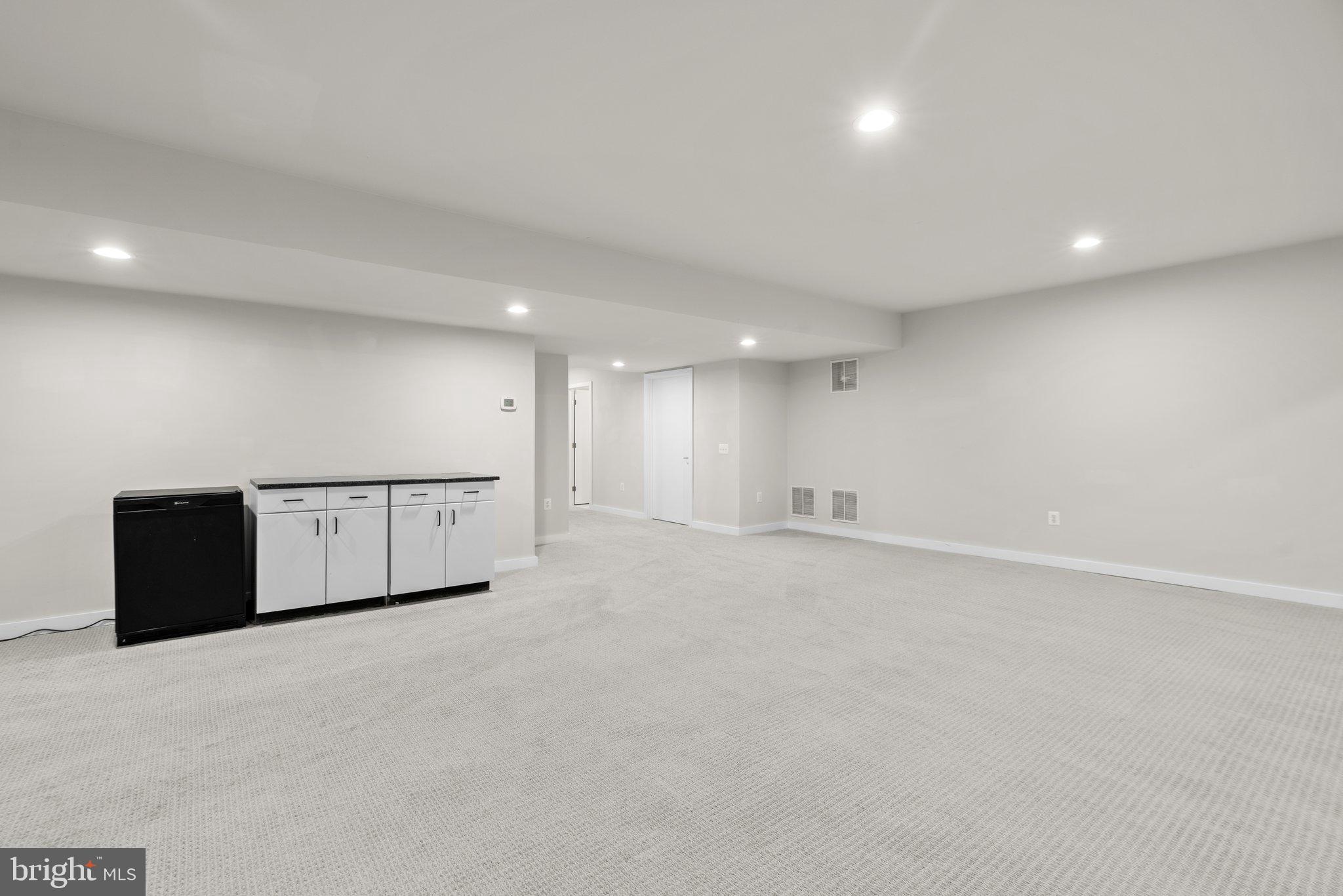 LAKEWOOD ESTATES - Residential