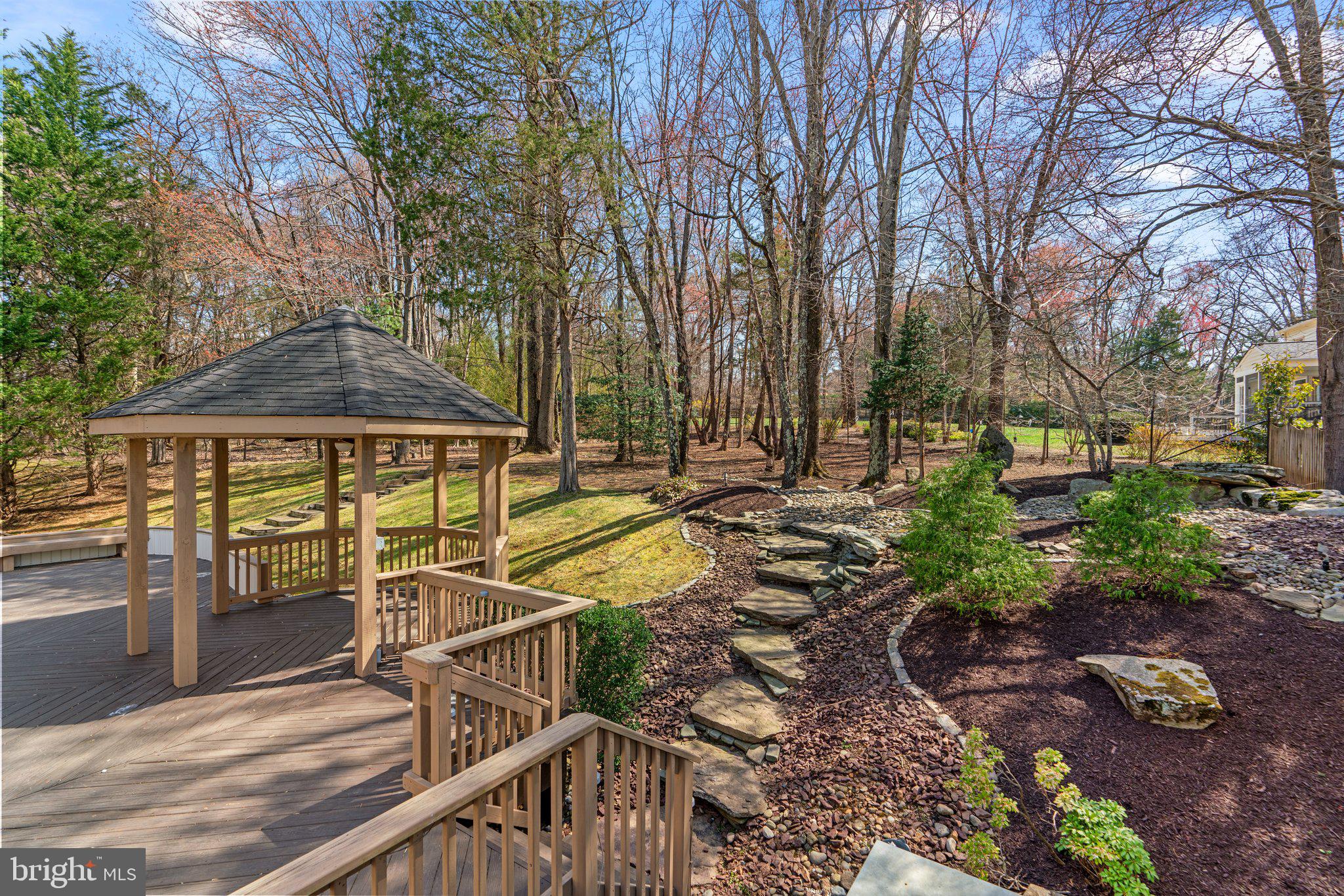 LAKEWOOD ESTATES - Residential