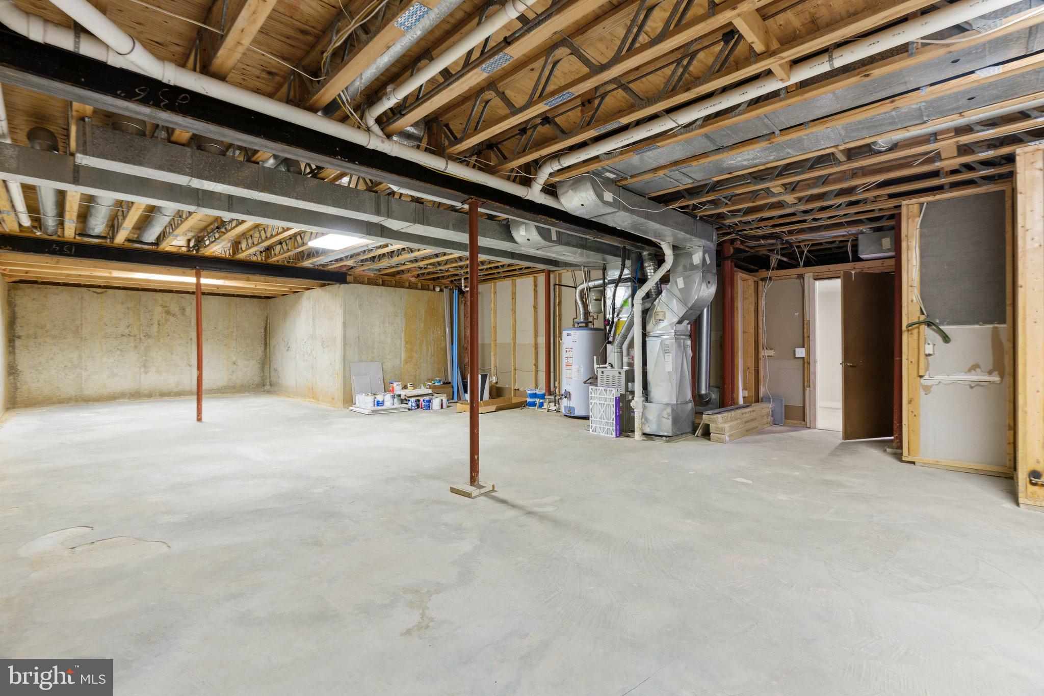 LAKEWOOD ESTATES - Residential