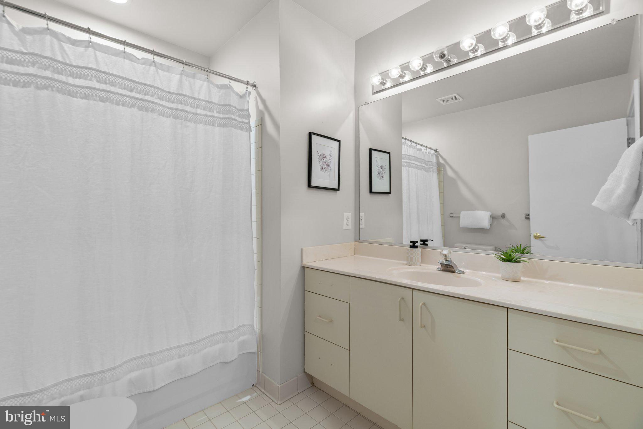 LAKEWOOD ESTATES - Residential