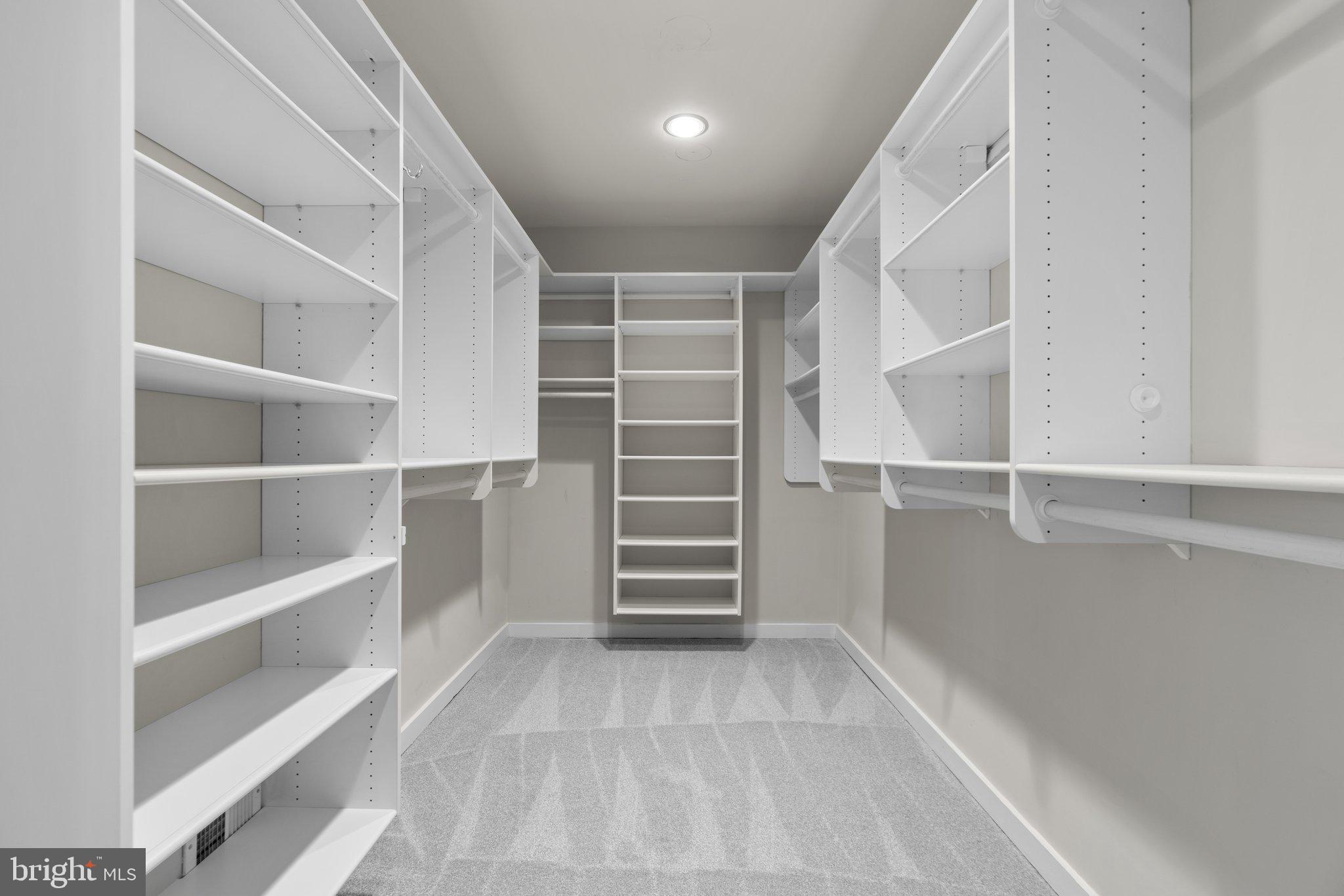 LAKEWOOD ESTATES - Residential